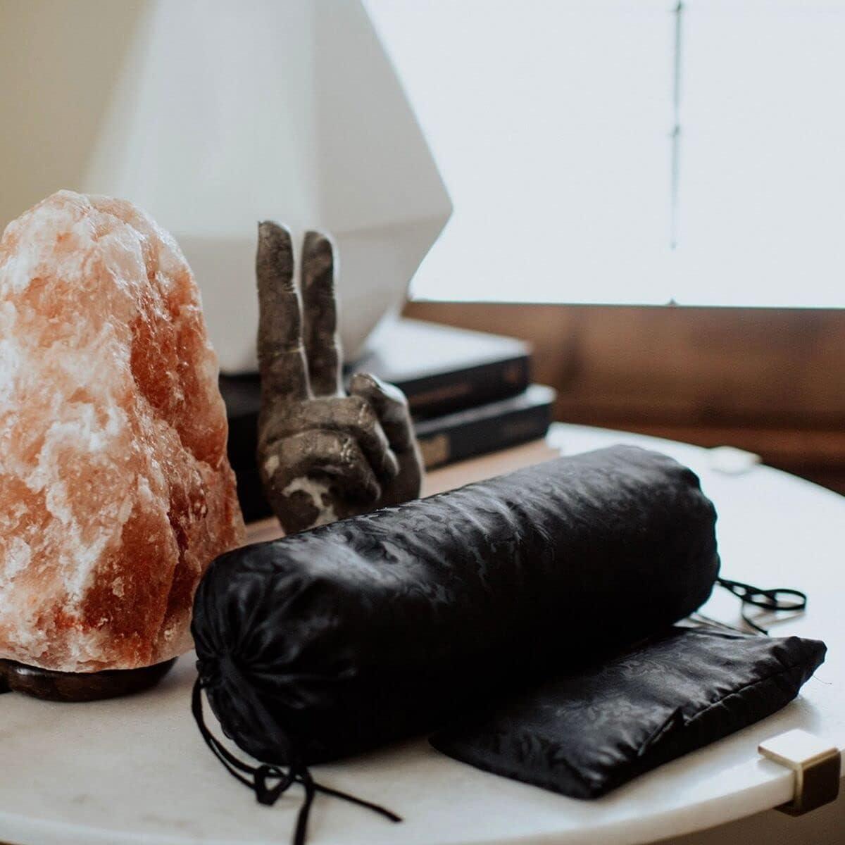 Almohadilla de Ojos de Seda Hugger Mugger con Semillas de Lino