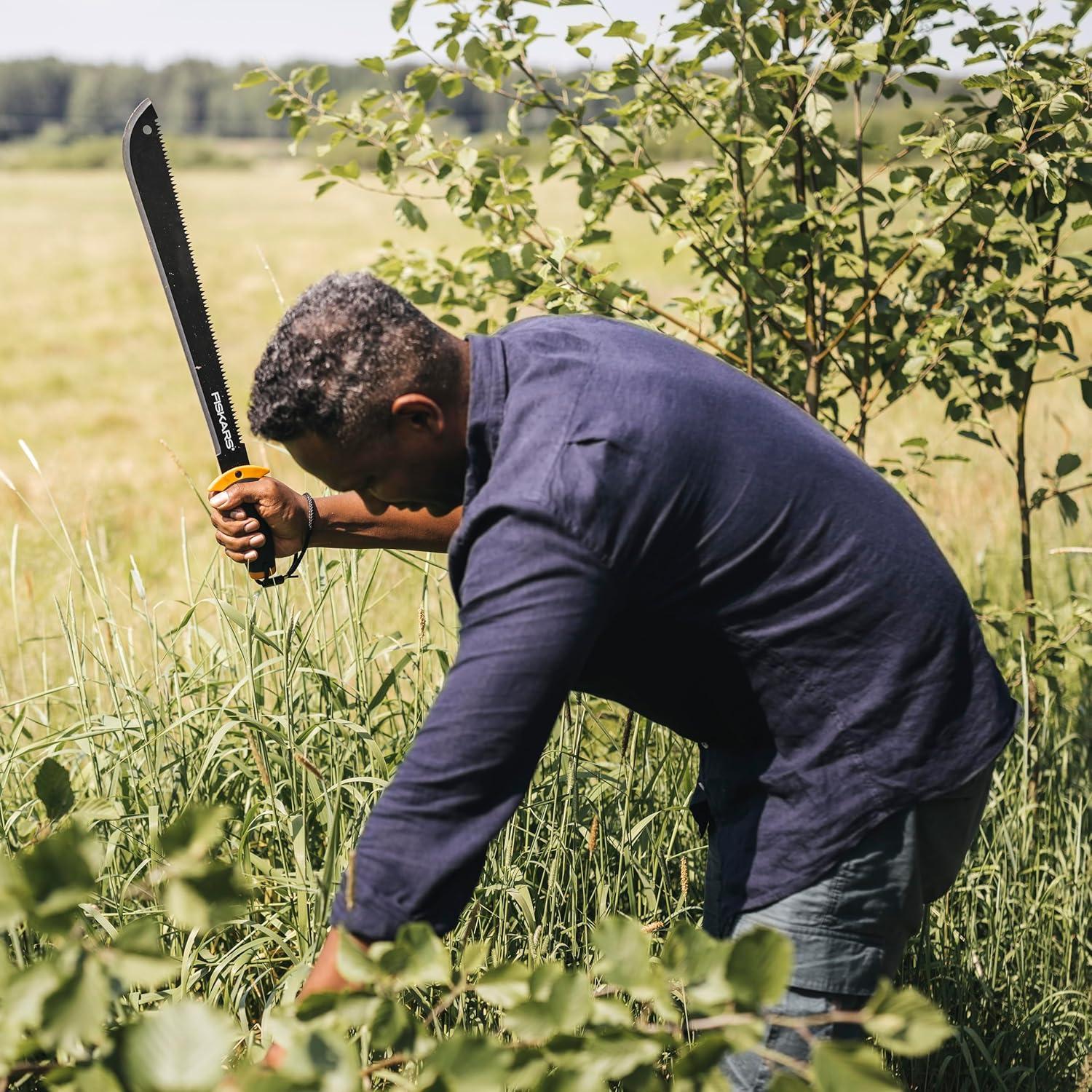 Sierra Machete Fiskars 45.72 cm Acero Templado Mango Agarre