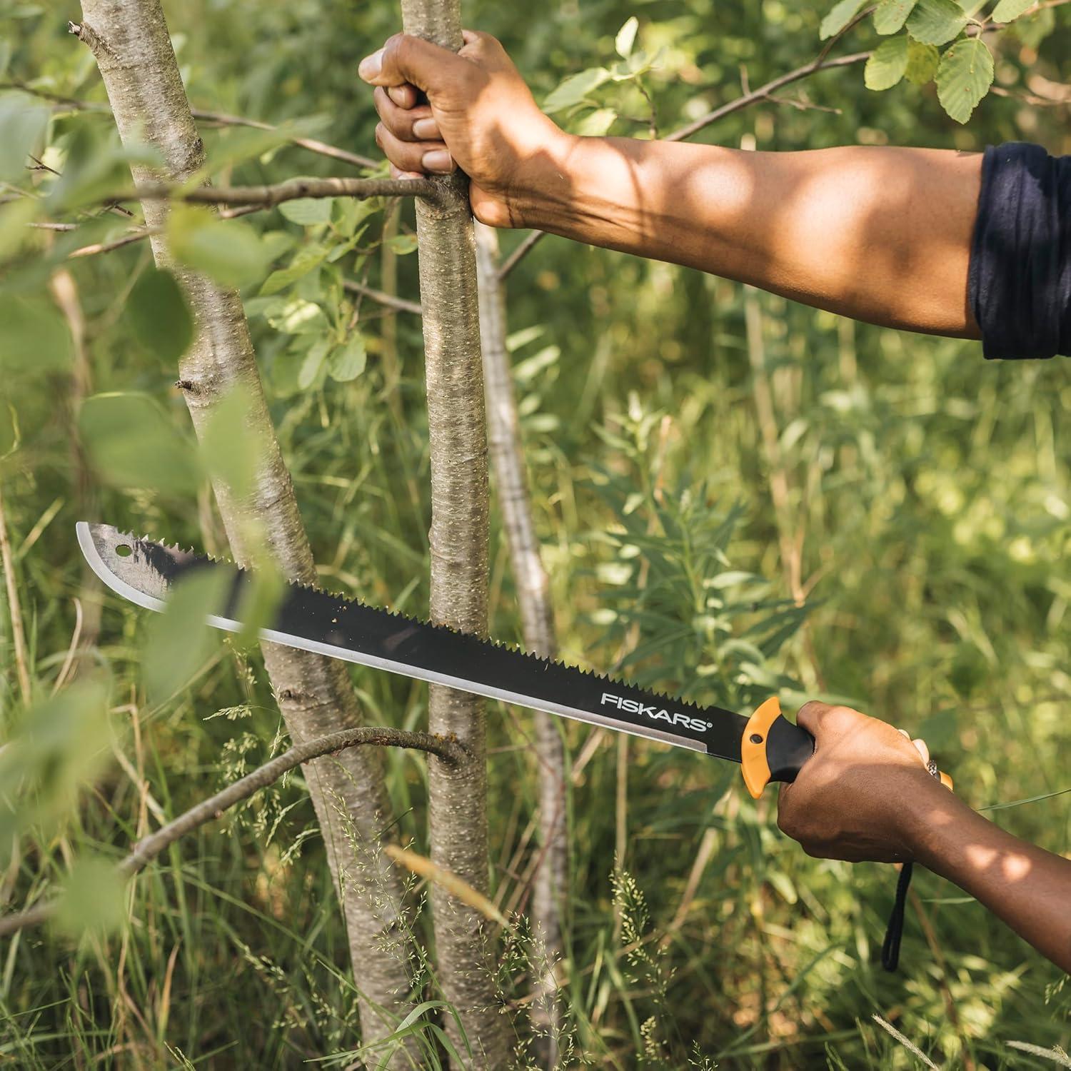 Sierra Machete Fiskars 45.72 cm Acero Templado Mango Agarre