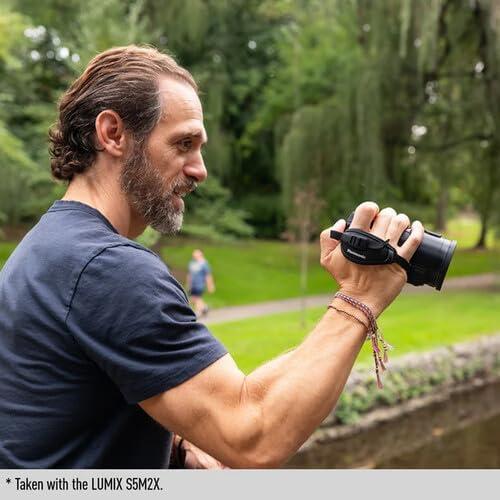 Cámara de Video Panasonic HC-VX3 4K Ligera Zoom 24x + Accesorios