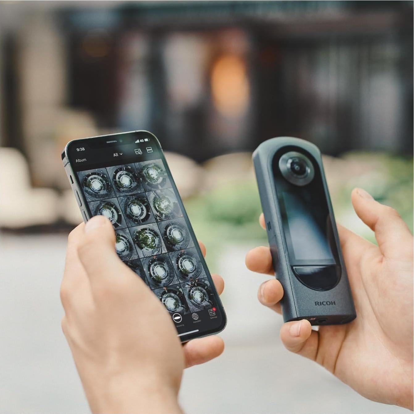 Cámara 360 Grados RICOH Theta X con Accesorios y Tapa de Lente