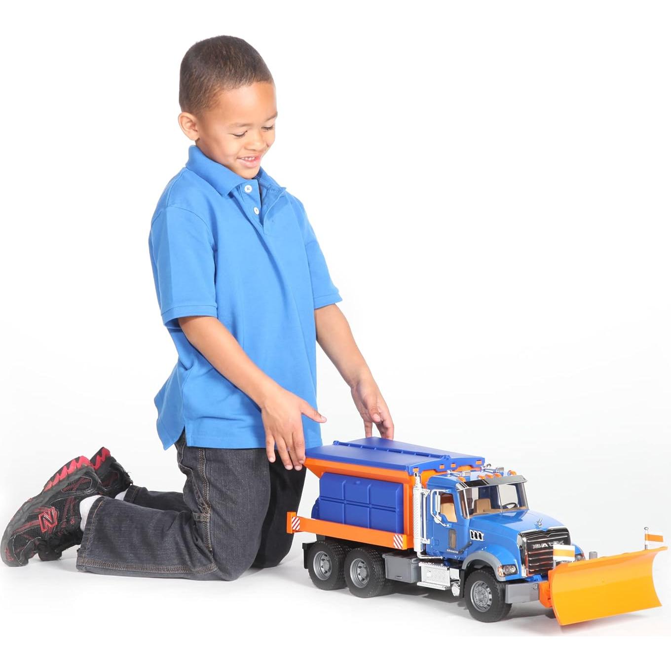 Camión Bruder MACK Granite Servicio Invierno con Desbrozadora