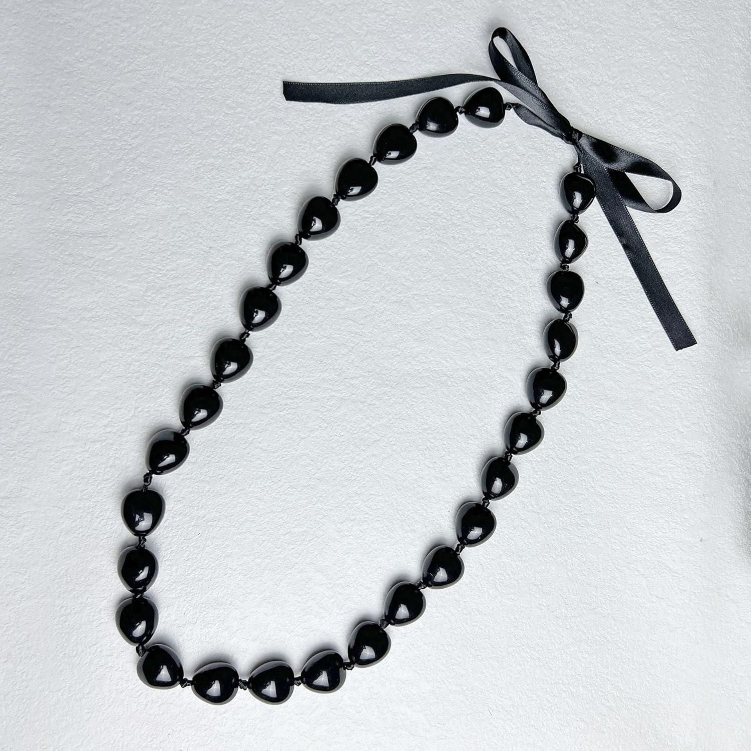Collar de Graduación Hawaiano Kukui Negro con Perlas de Corazón