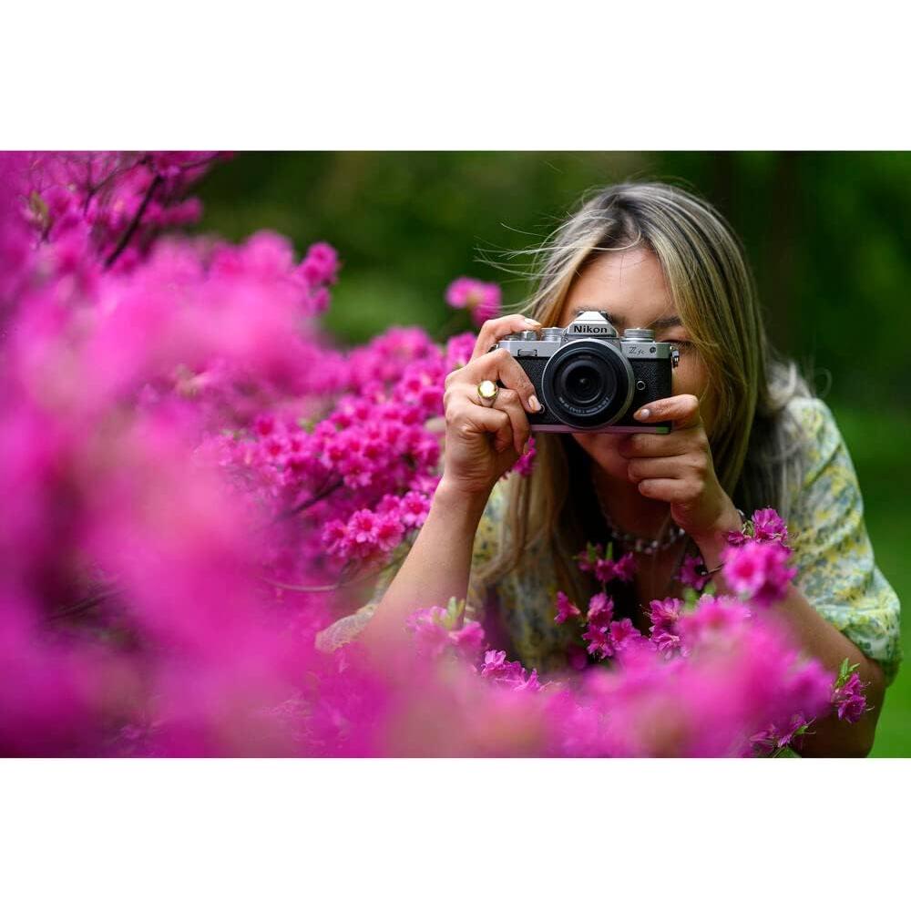 Cámara Sin Espejo Nikon Z fc 20.9MP + Adaptador FTZ II + 64GB