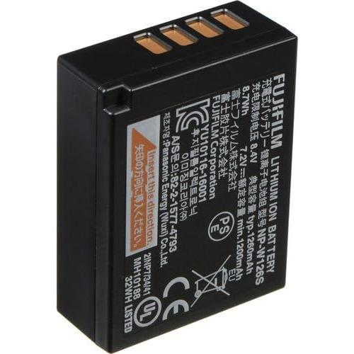 Cámara sin espejo Fujifilm X-T50 con lente 15-45mm y accesorios