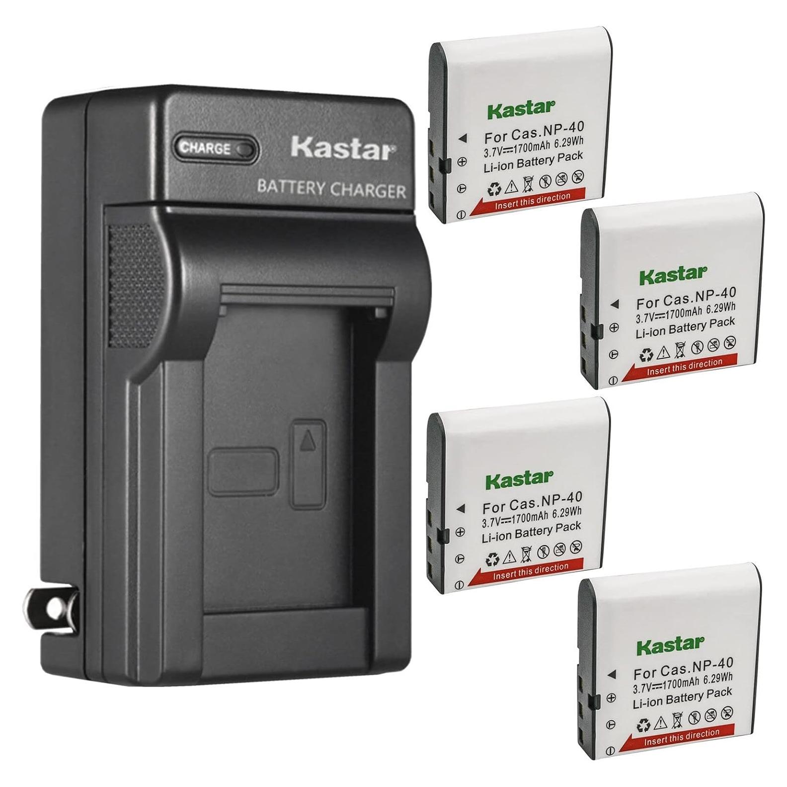 Kastar 4 Baterías NP-40 y Cargador de Pared AC 1700mAh