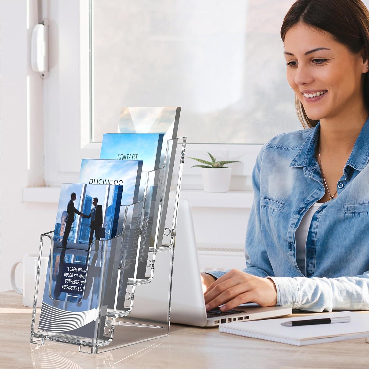 Soporte de Folletos Acrílico MaxGear 4 Pilares Paquete de 3