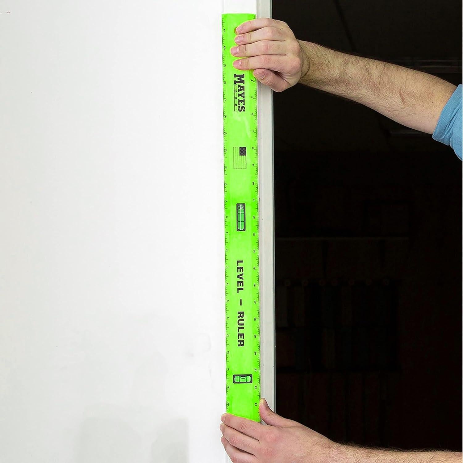 Regla de Nivel Poliestireno MAYES 61 cm con Viales de Plomada