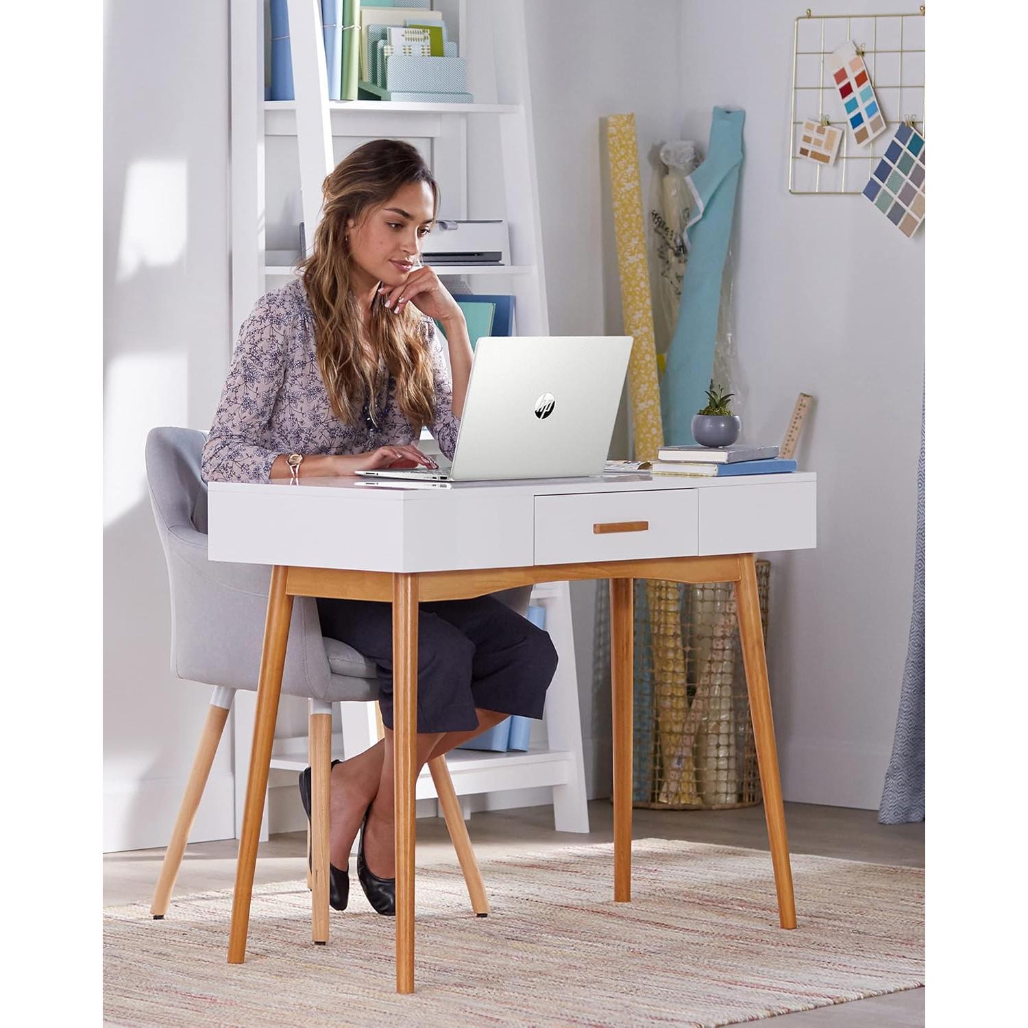 Laptop HP 15 Ryzen 3 5300U 8GB RAM 256GB SSD Pantalla 15.6"