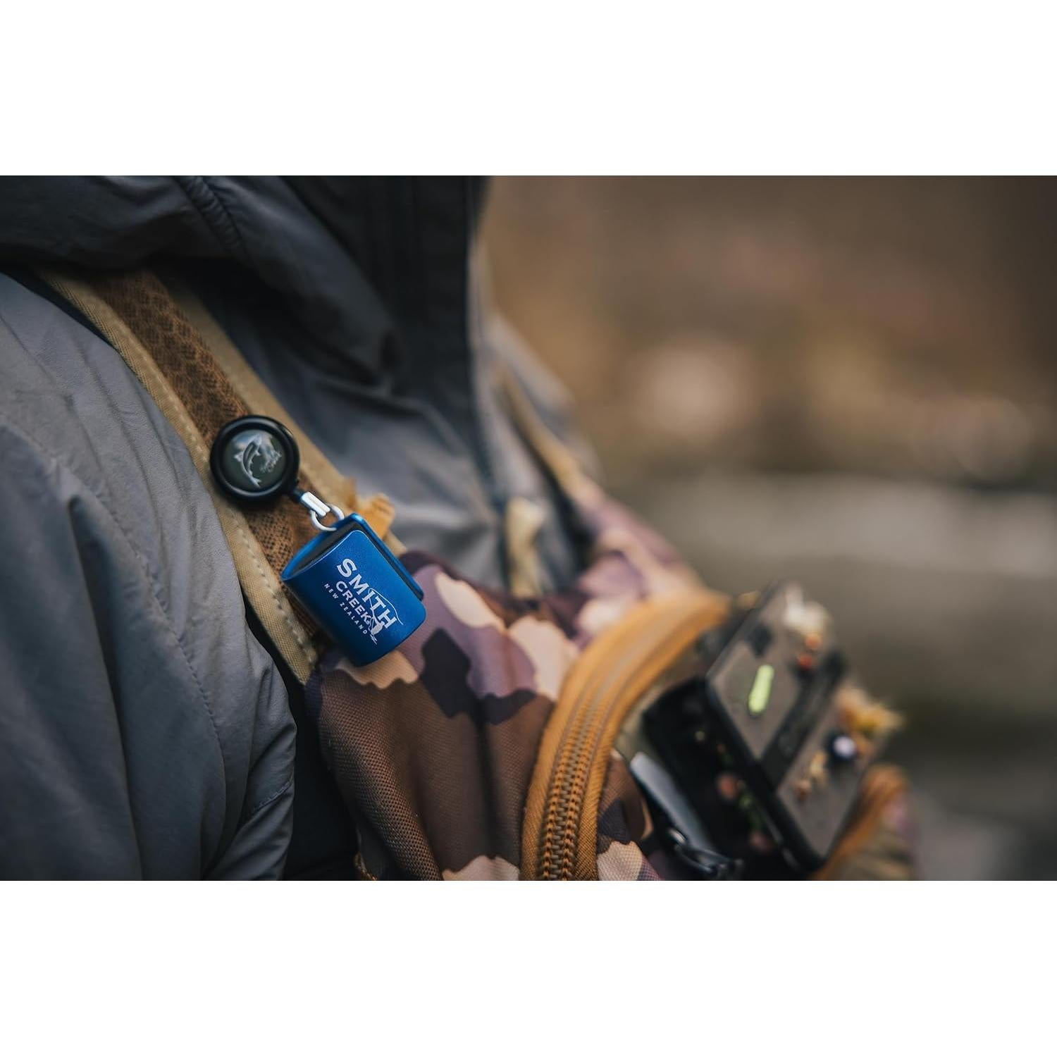 Clip de Varilla Smith Creek Azul con Zinger para Pesca