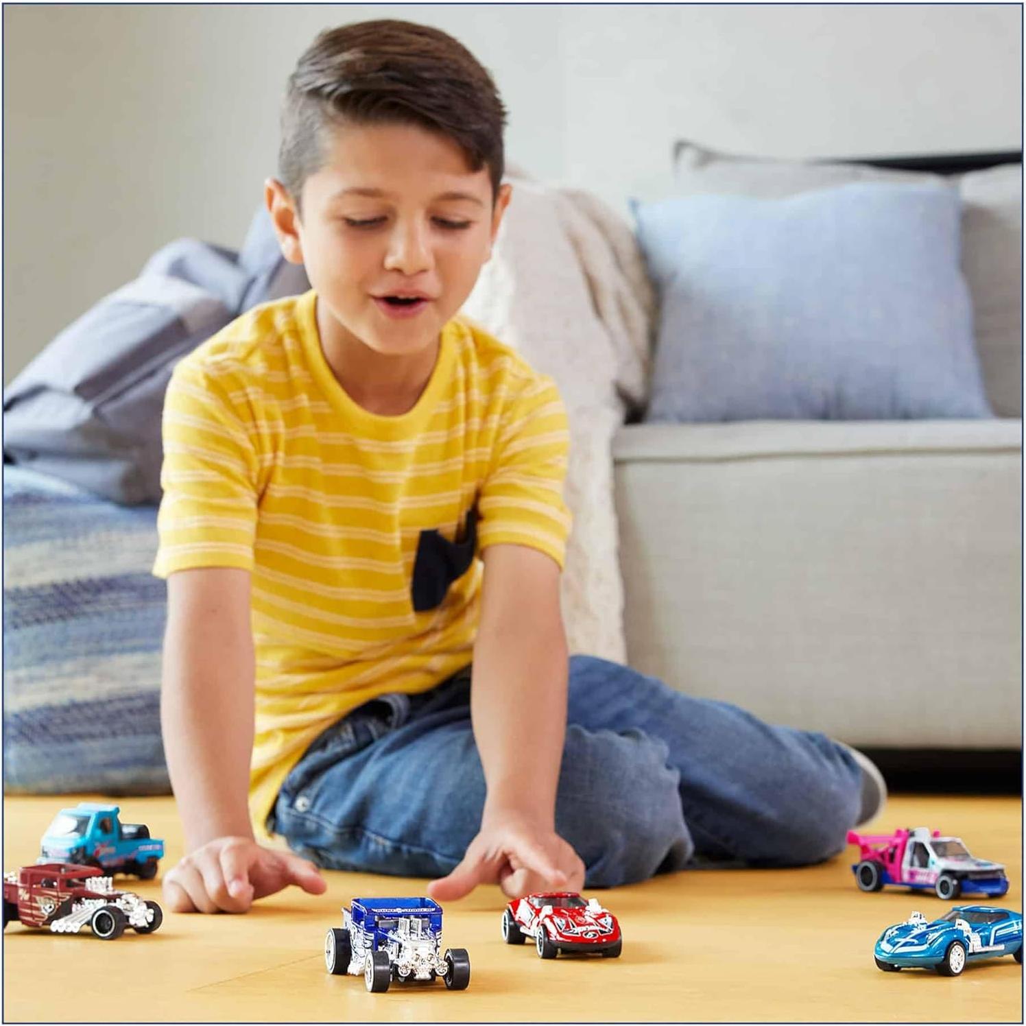 Hot Wheels Vehículo Retrofricción 1:43 con Motor Rolomatic