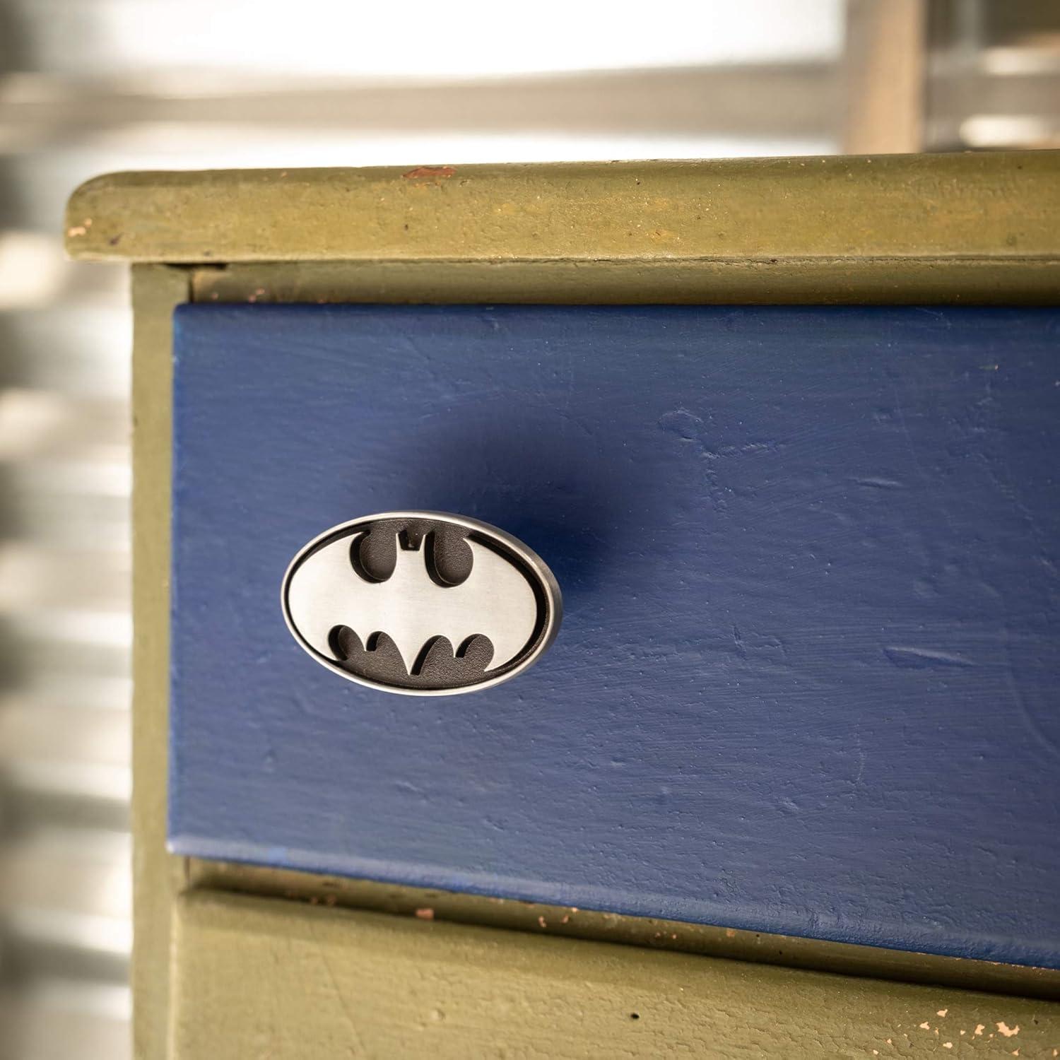 Perilla de Cajón Batman Metal Embossado Open Road Brands 6.25 cm