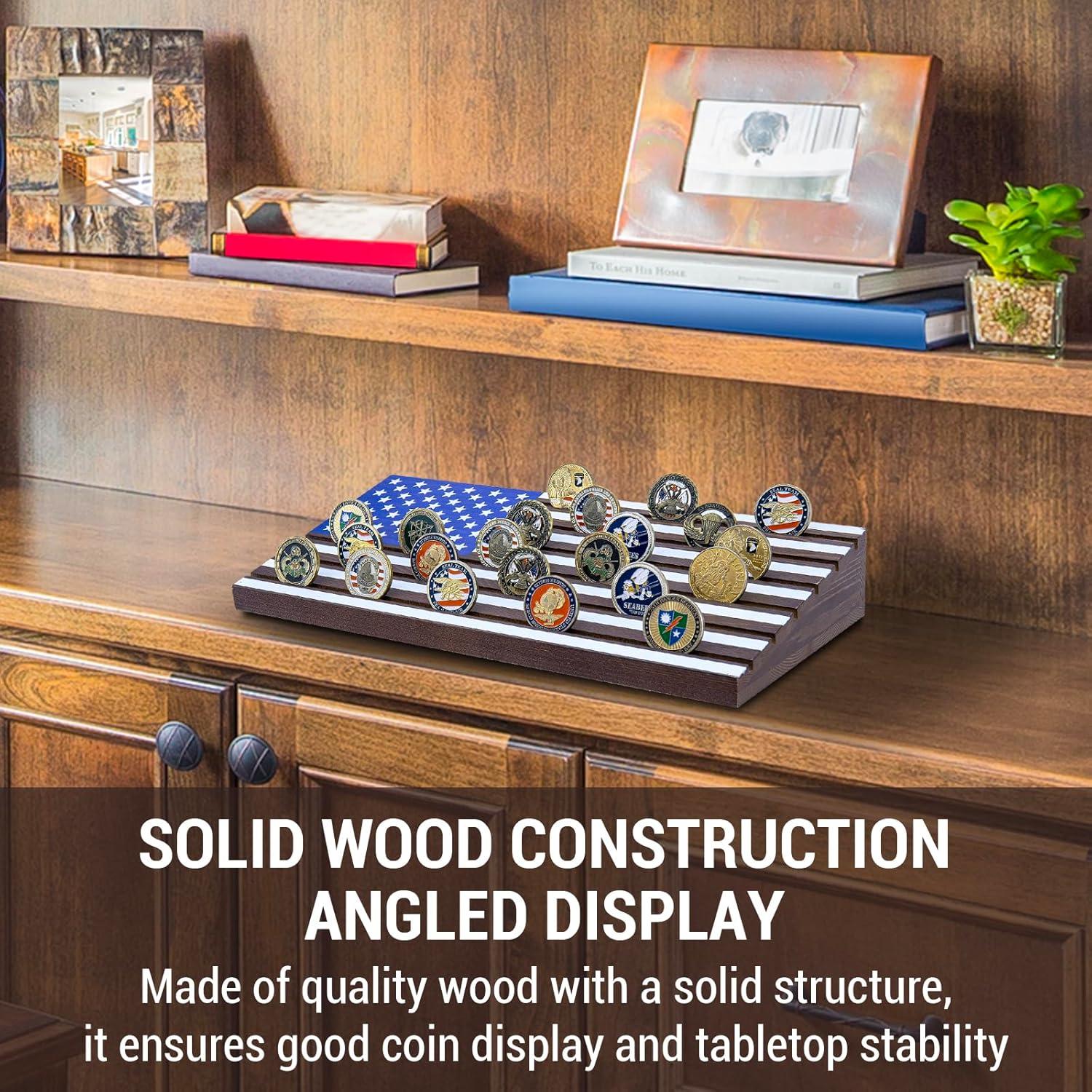 Soporte de Exhibición para Monedas de Desafío Militar MyGift - Madera Sólida con Diseño de Bandera EE. UU.