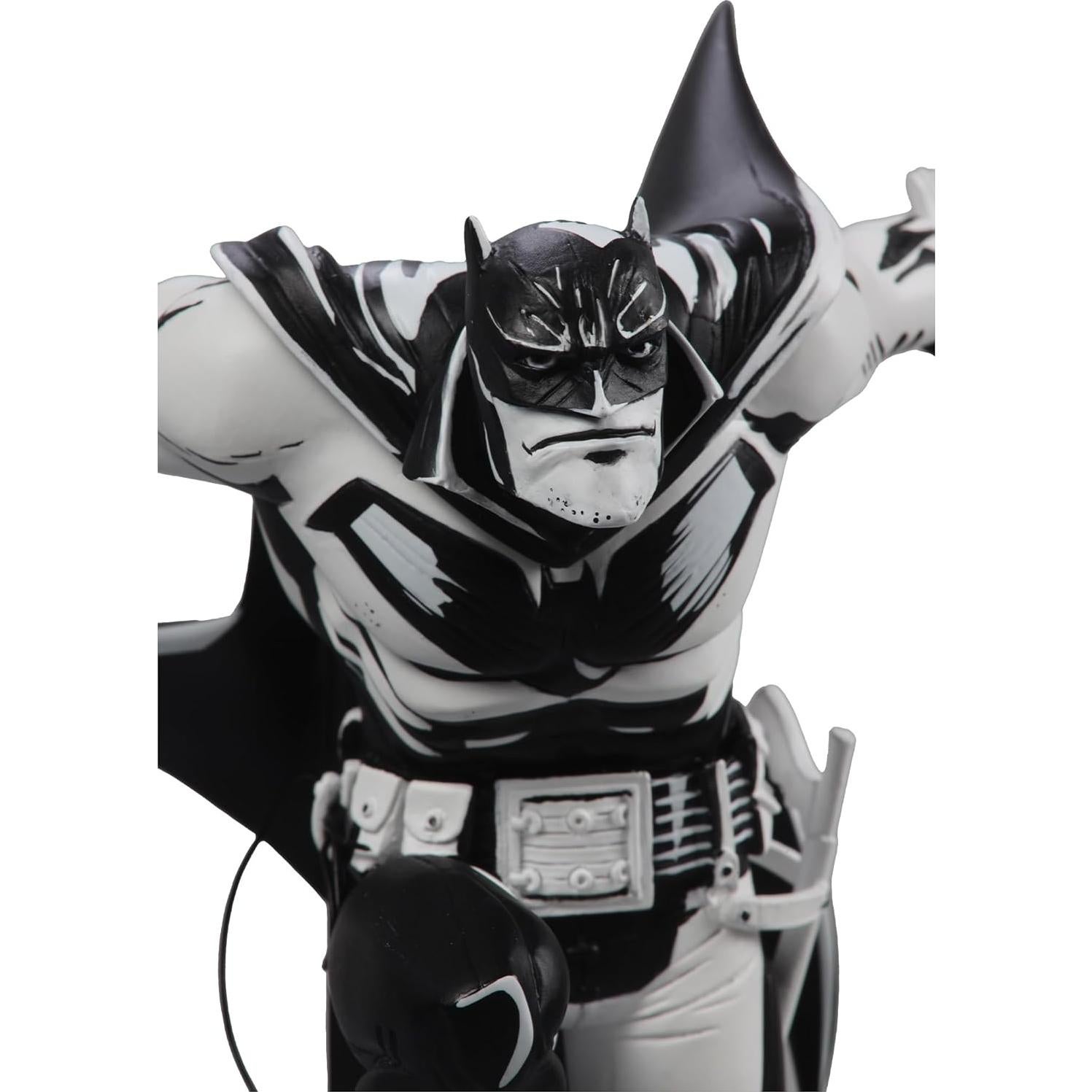 Estatua Batman Caballero Blanco McFarlane 22.86 cm Edición Boceto