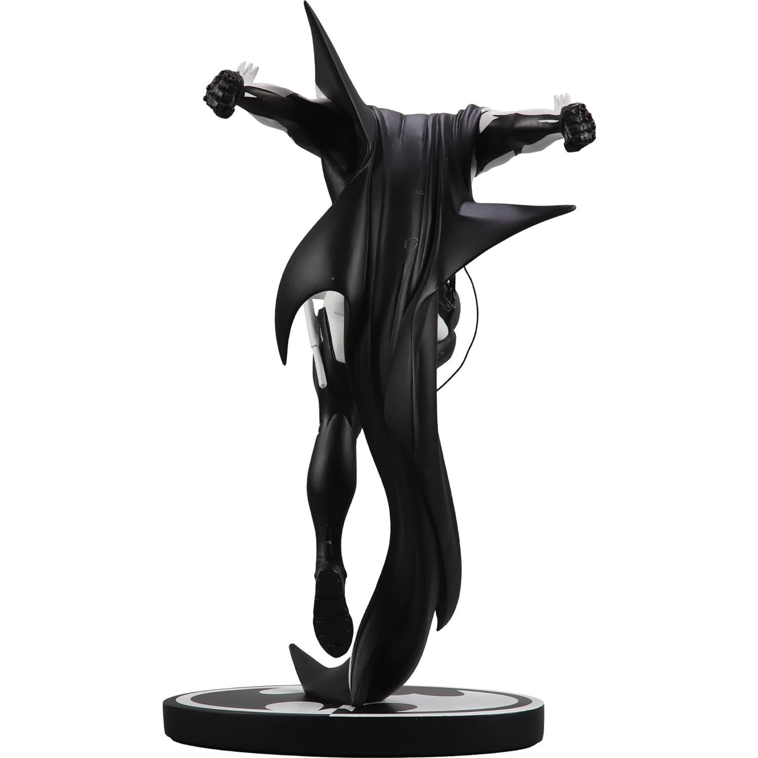 Estatua Batman Caballero Blanco McFarlane 22.86 cm Edición Boceto