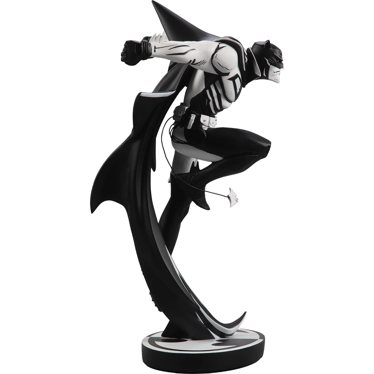 Estatua Batman Caballero Blanco McFarlane 22.86 cm Edición Boceto