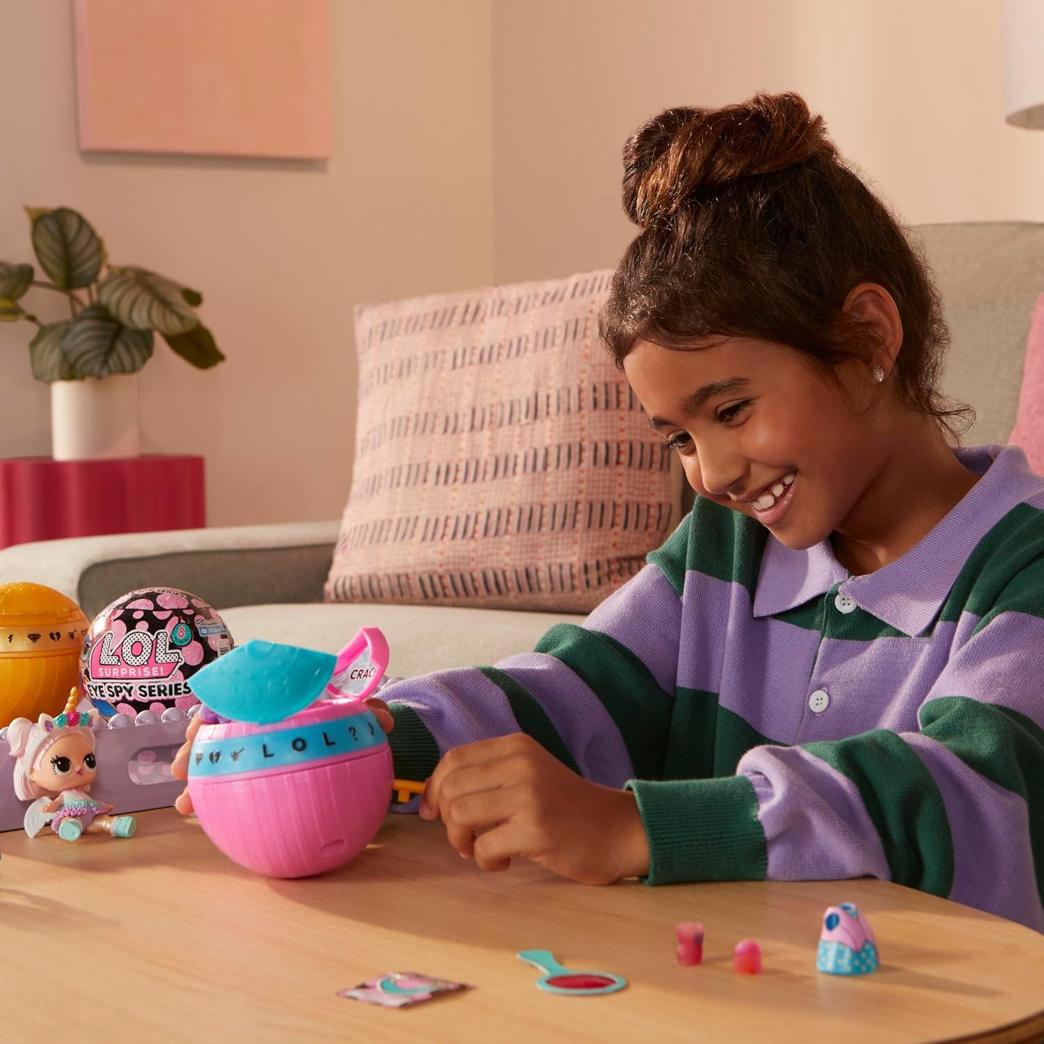 Paquete Familiar LOL Surprise Eye Spy - Muñeca Tot, Sis y Mascota