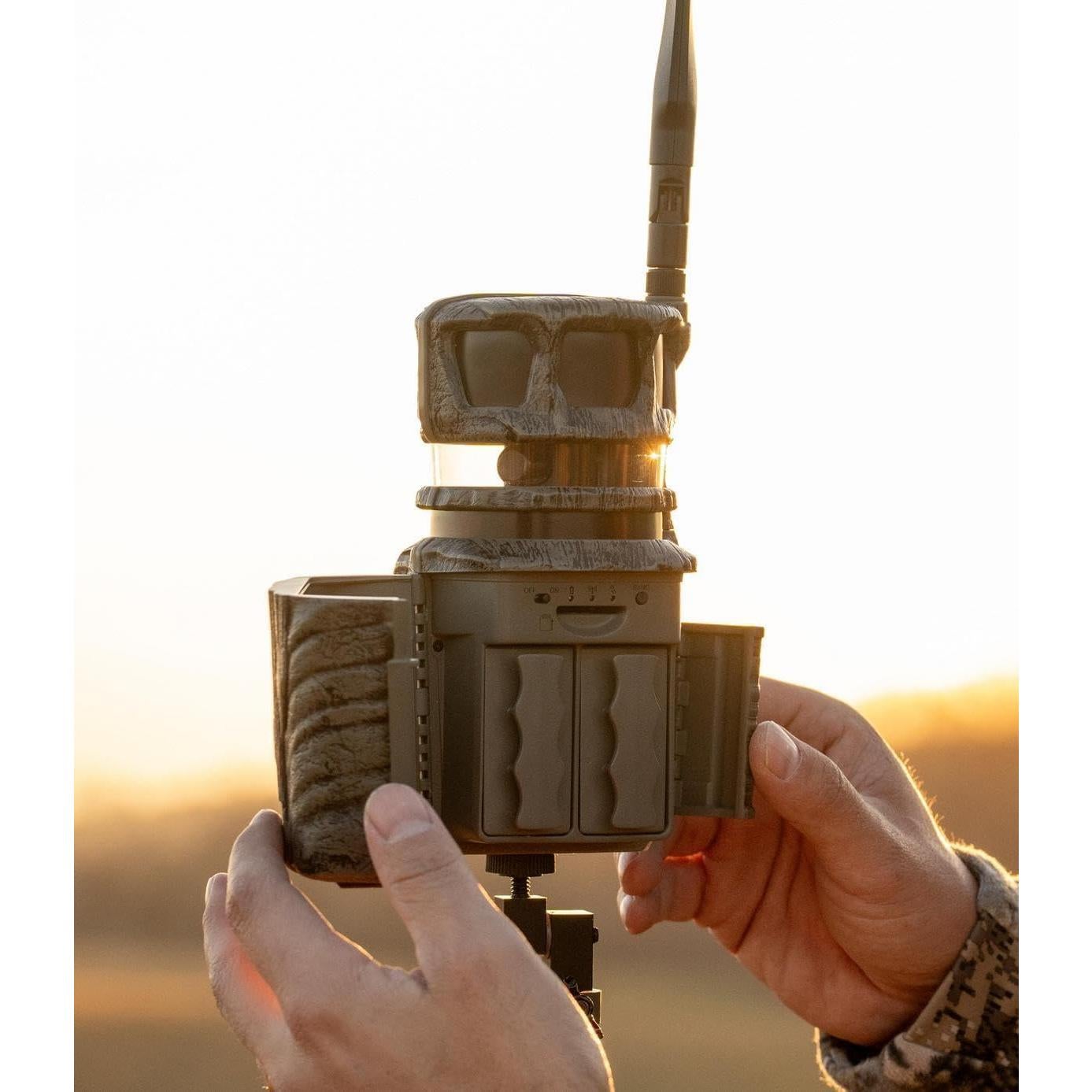 Cámara de Caza Stealth Cam Revolver 36MP HD 1080P GPS