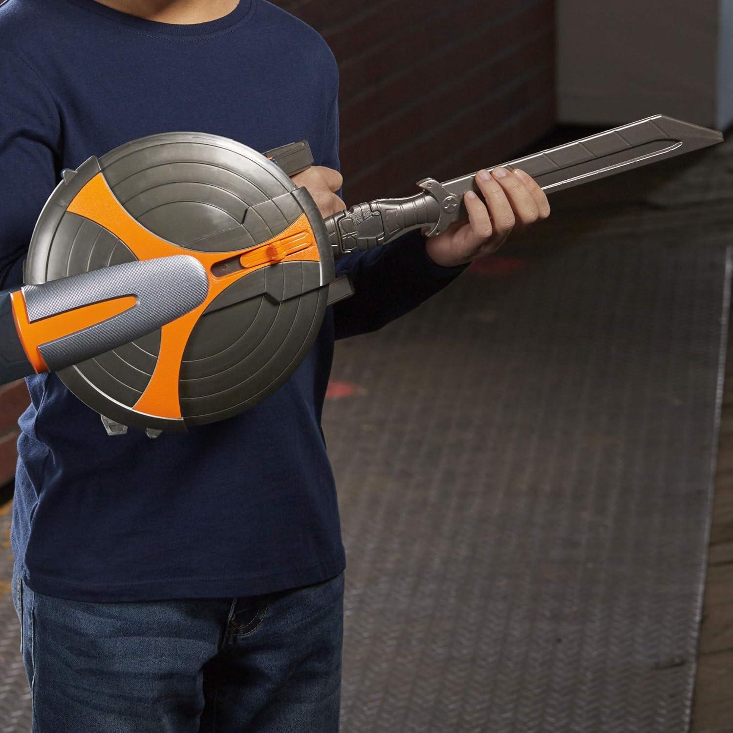 Espada y escudo Taskmaster Hasbro 2,08 kg para niños 5+