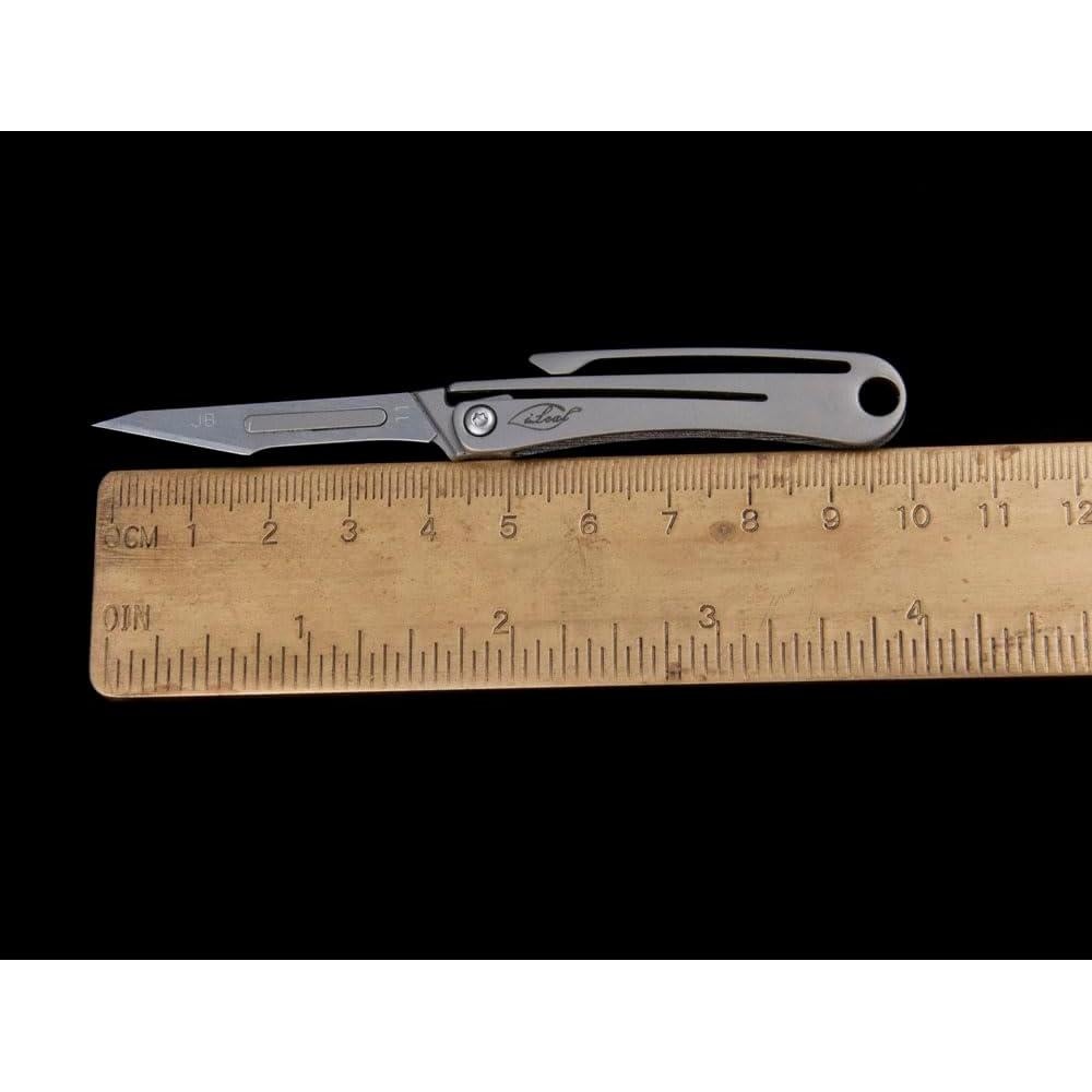 Cuchillo Utilitario ILEAF IL57 de Titanio con 10 Cuchillas