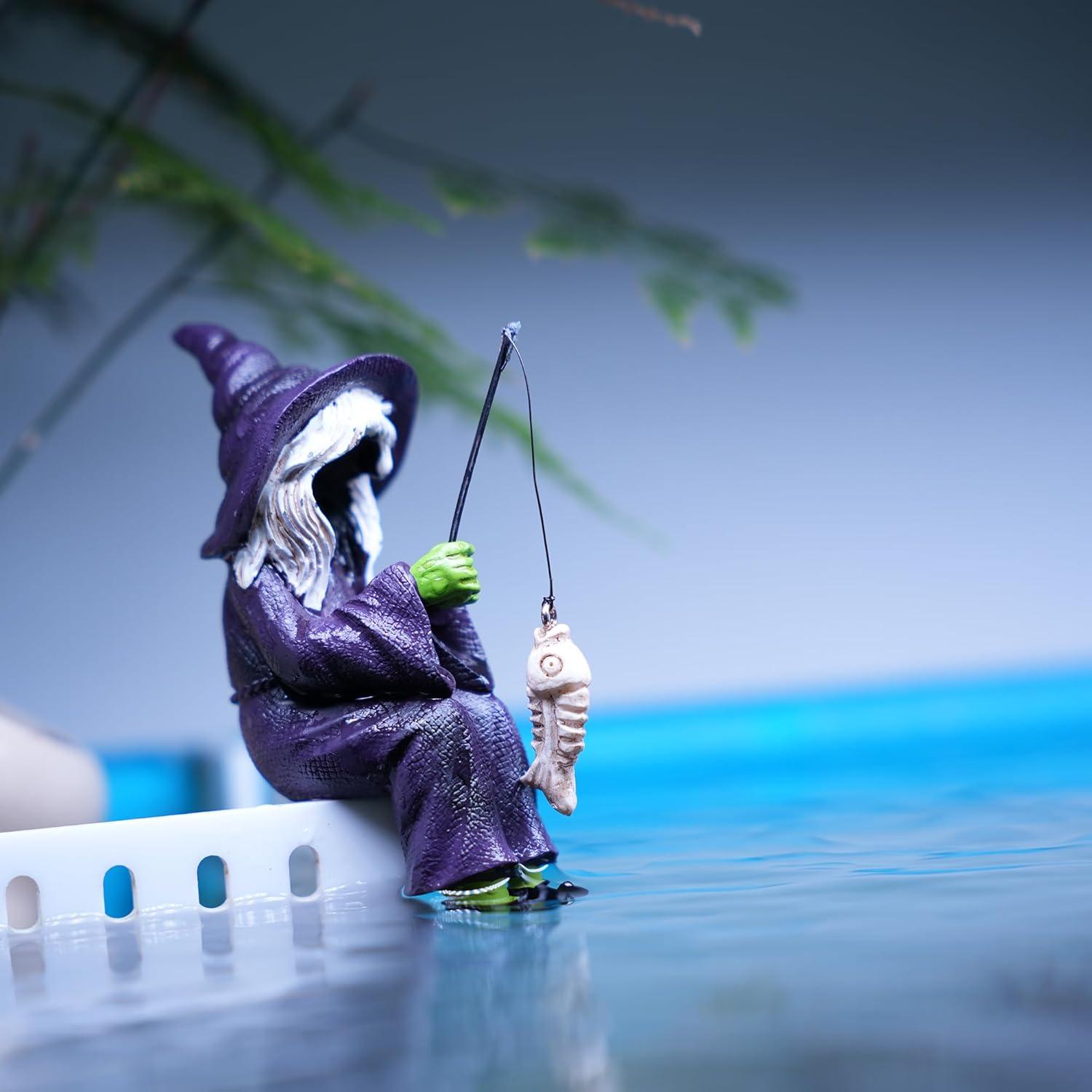 Estatua de Bruja de Pesca - Decoración de Resina 12.7 cm