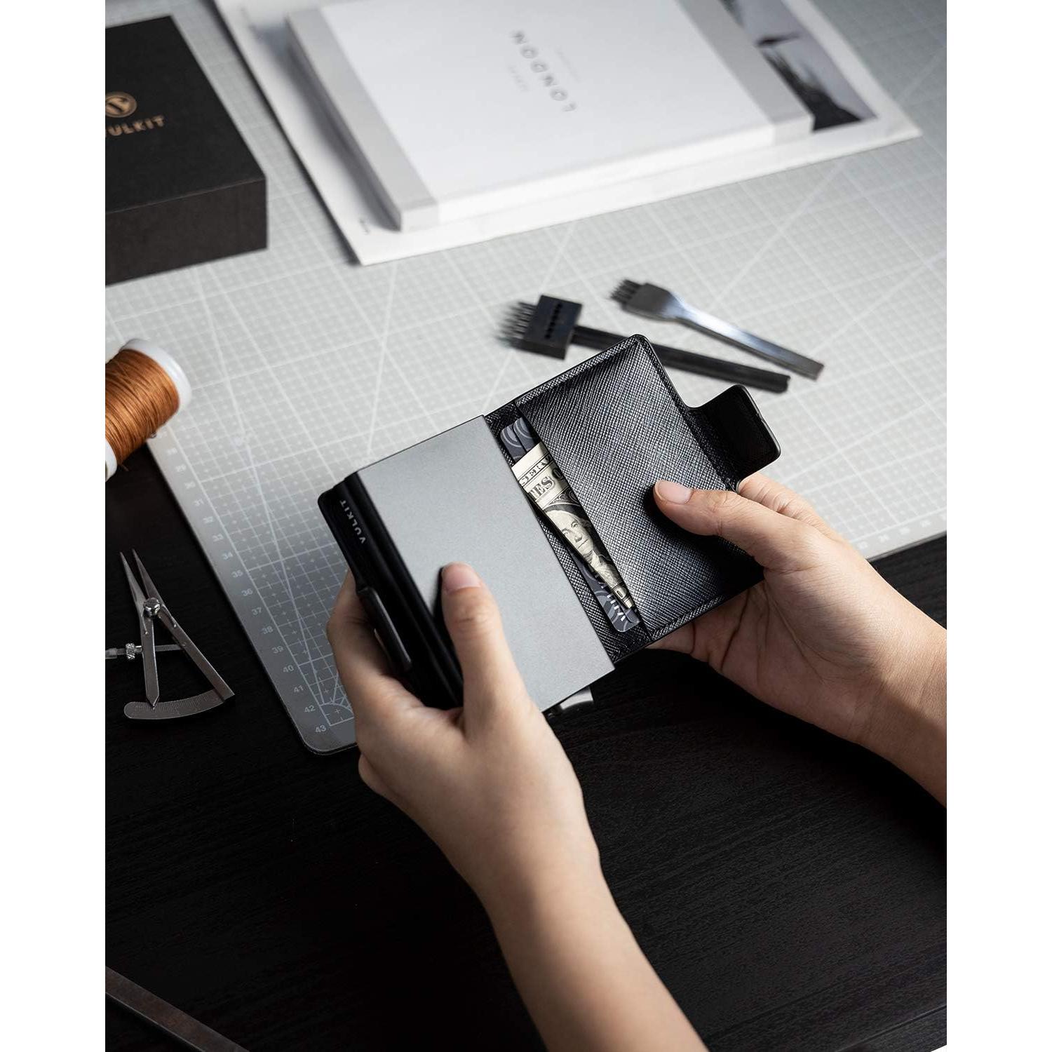 Cartera Porta Tarjetas VULKIT con Bloqueo RFID Doble Estuche