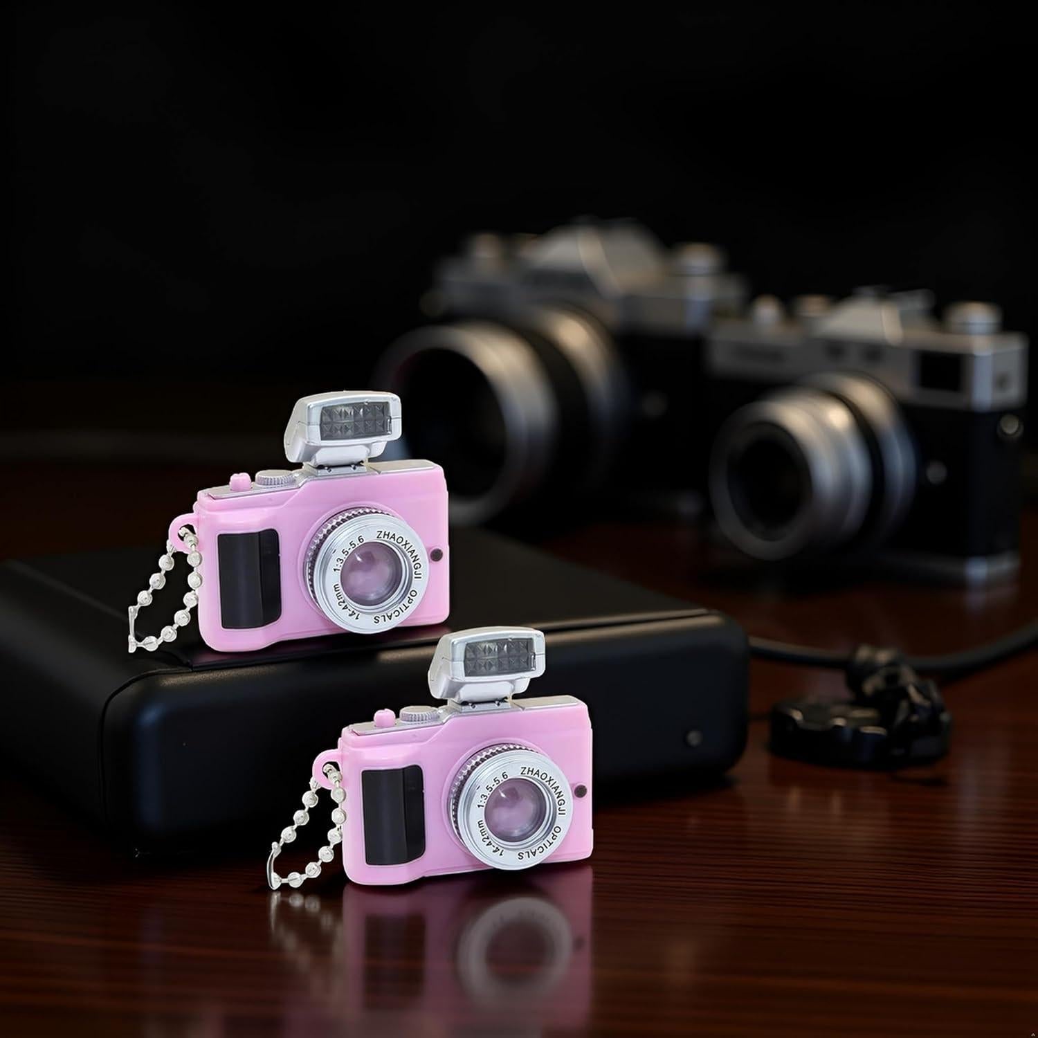 2 Pcs Llavero Mini Cámara Rosa con Linterna y Sonido