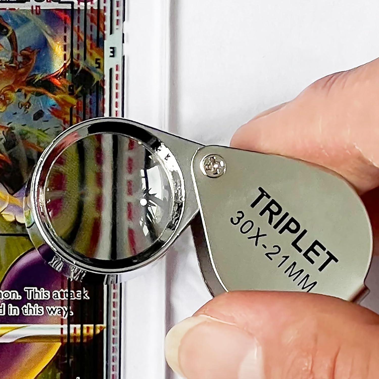 Herramienta de Calificación de Cartas Pokémon Robustix con Lupa 30X