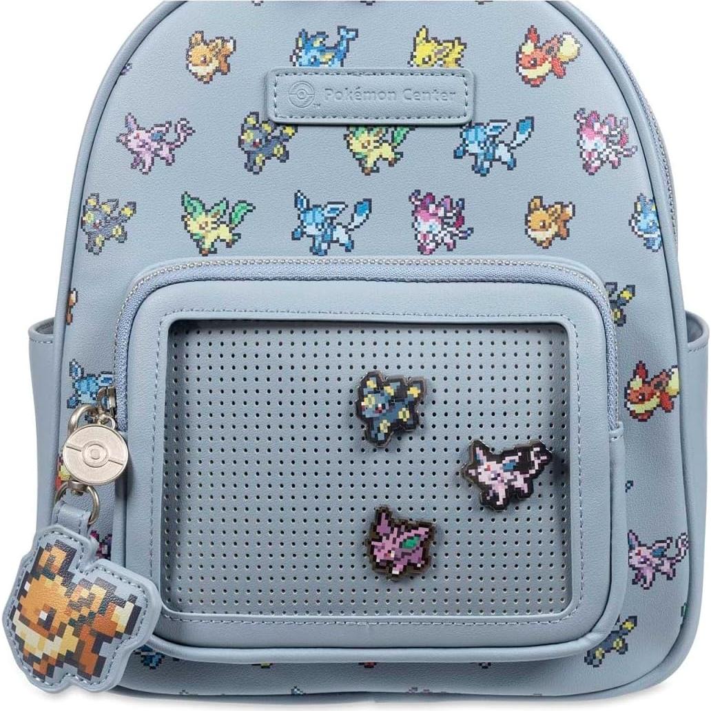 Mochila Mini Coleccionista de Pines Eevee Pokémon Center 23.6x16.5x27.4cm