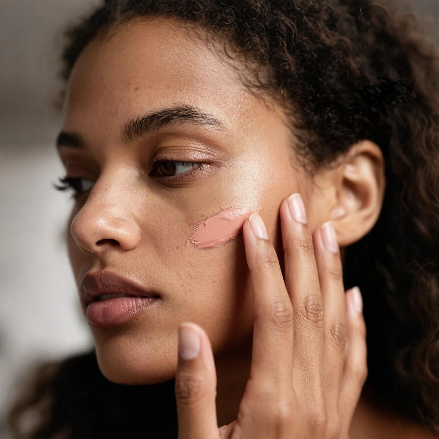 Base Líquida Mate AVVA 29.57 ml Castaño Pálido