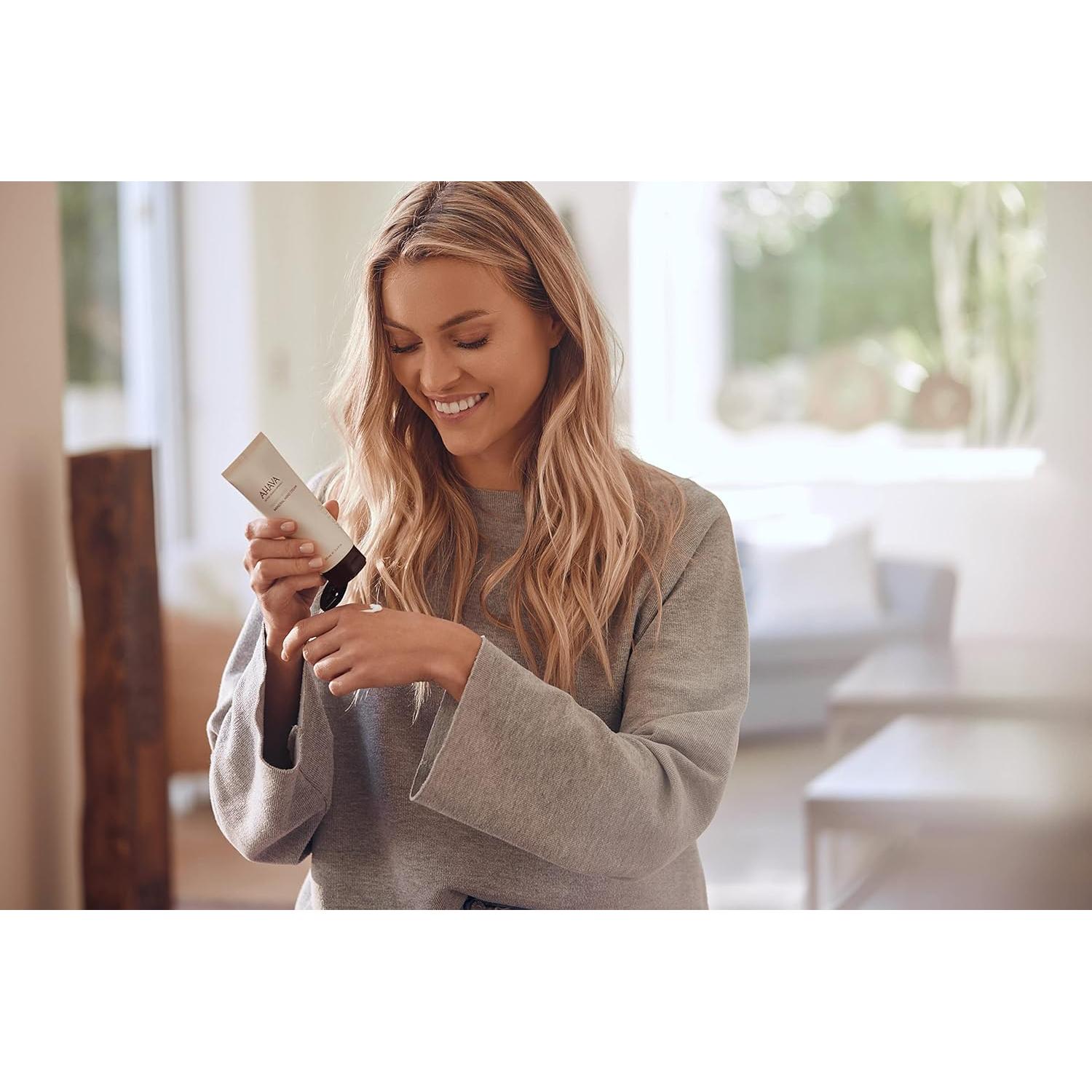 Crema Hidratante para Manos AHAVA 151 ml - Rápida Absorción