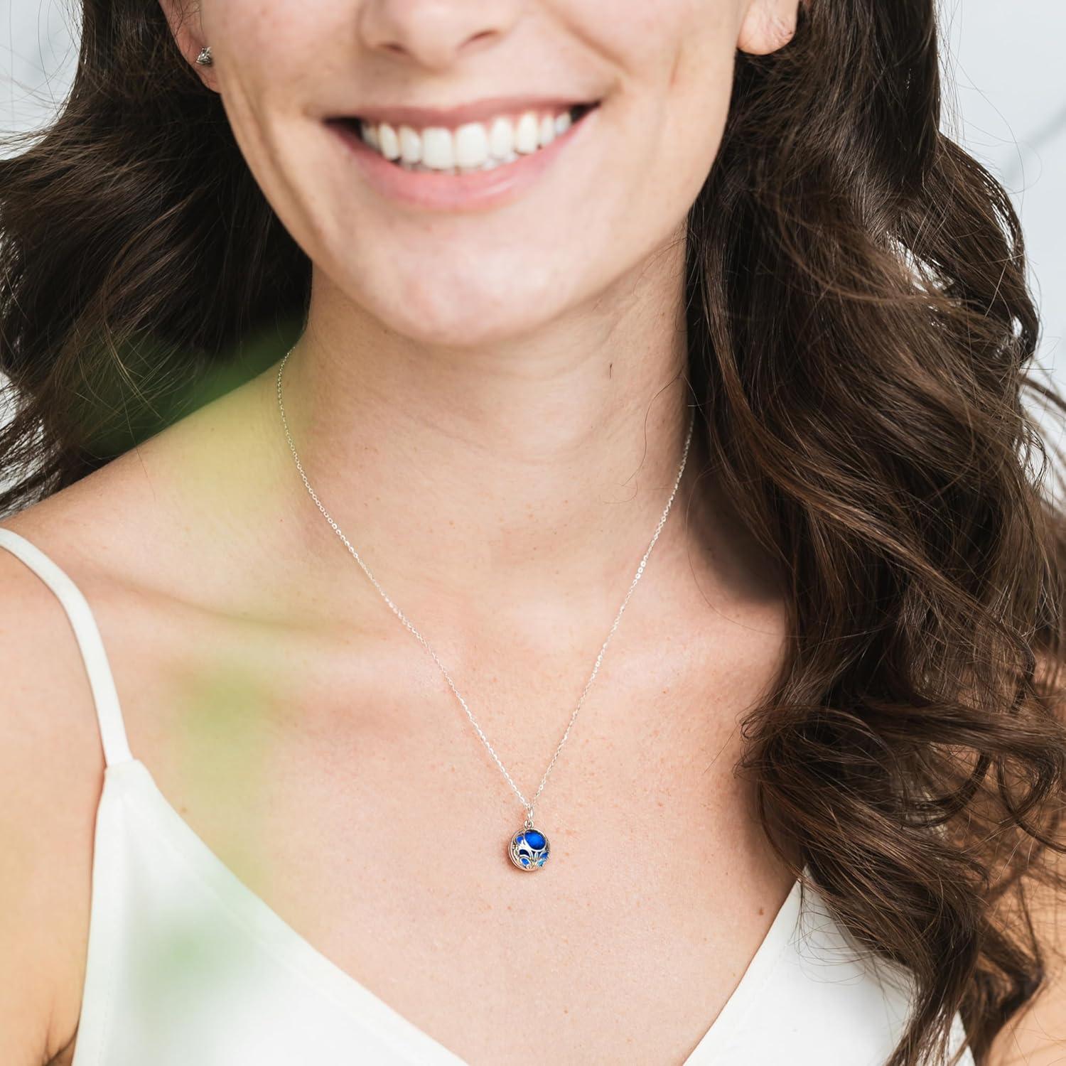 Collar de Encaje Vintage Ecológico Bottled Up Designs - Vidrio Reciclado