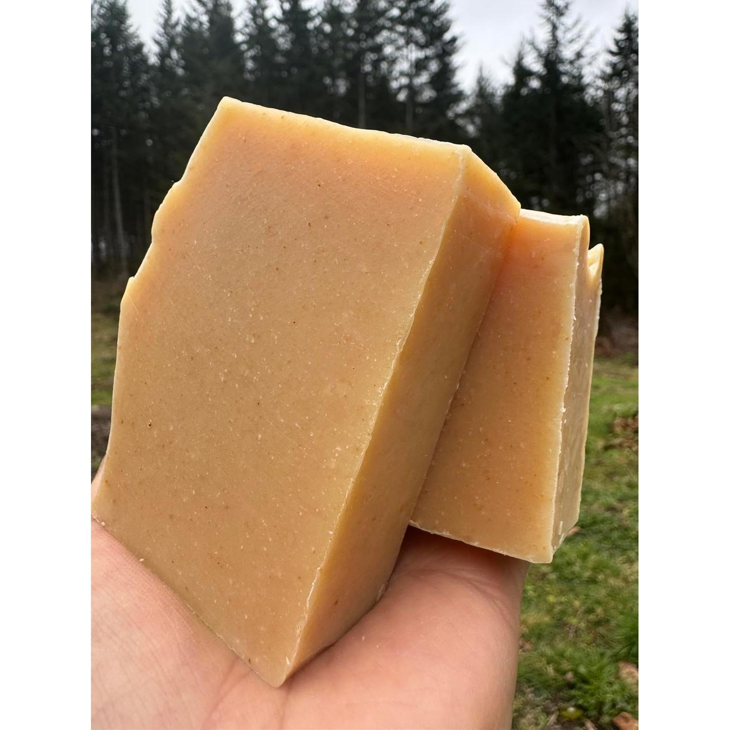 Jabón Natural de Cúrcuma y Ortiga - Hecho a Mano 113g