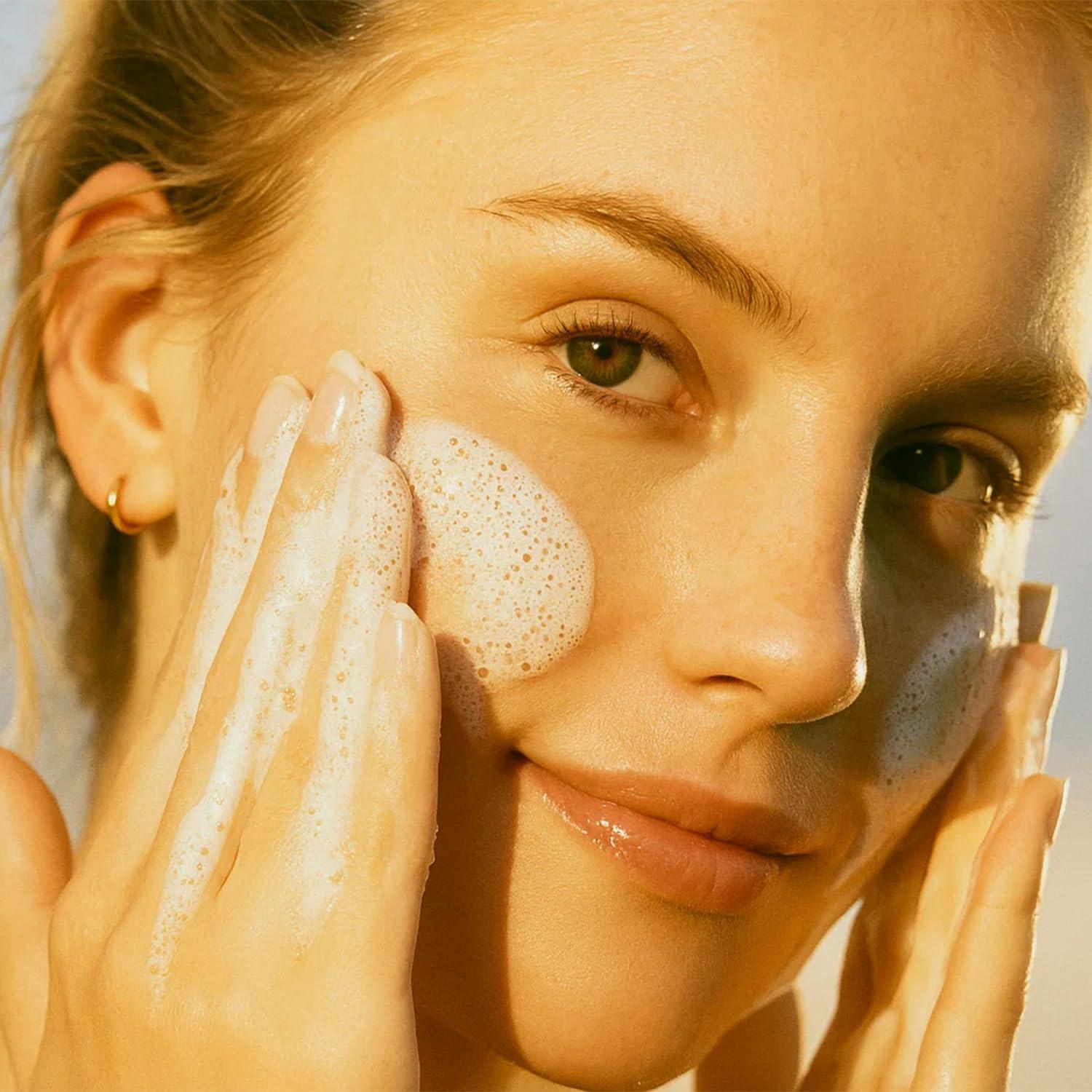 Limpiador Facial Espumoso LE GUSHE 150 ml - Cica y Ácido Hialurónico