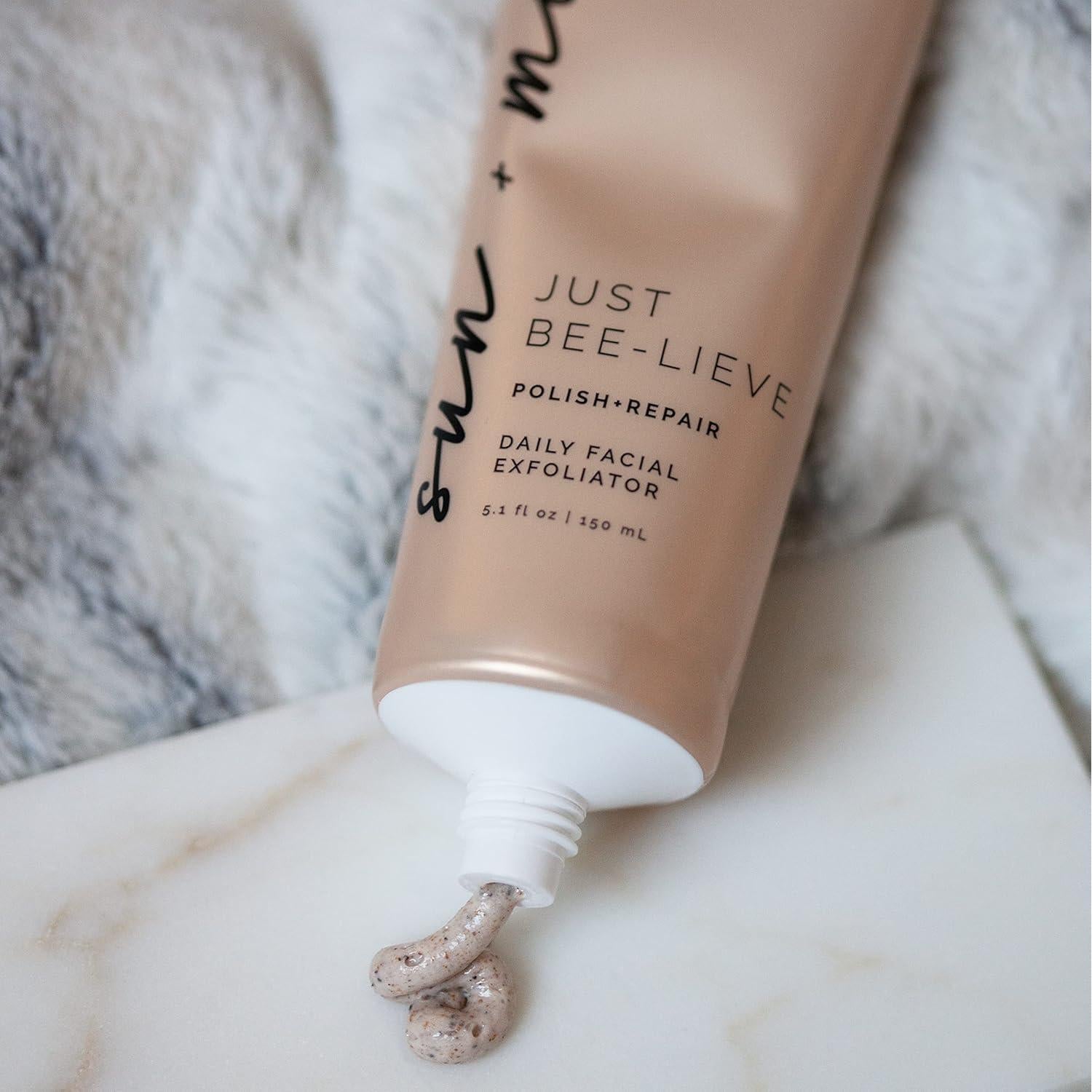 Limpiador Facial Exfoliante Diario Sol + Luna 151.4 ml Miel Pomelo