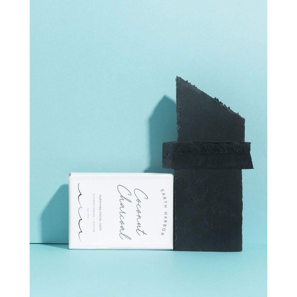 Jabón Facial Purificante Earth Harbor de Carbón Activado 108g