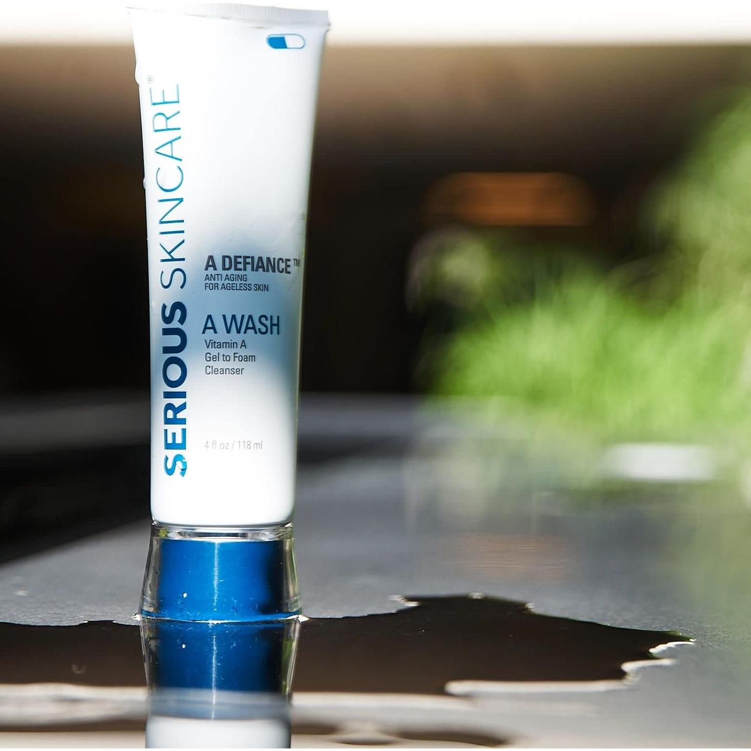 Limpiador Facial Suave Serious Skincare con Retinol 118 ml