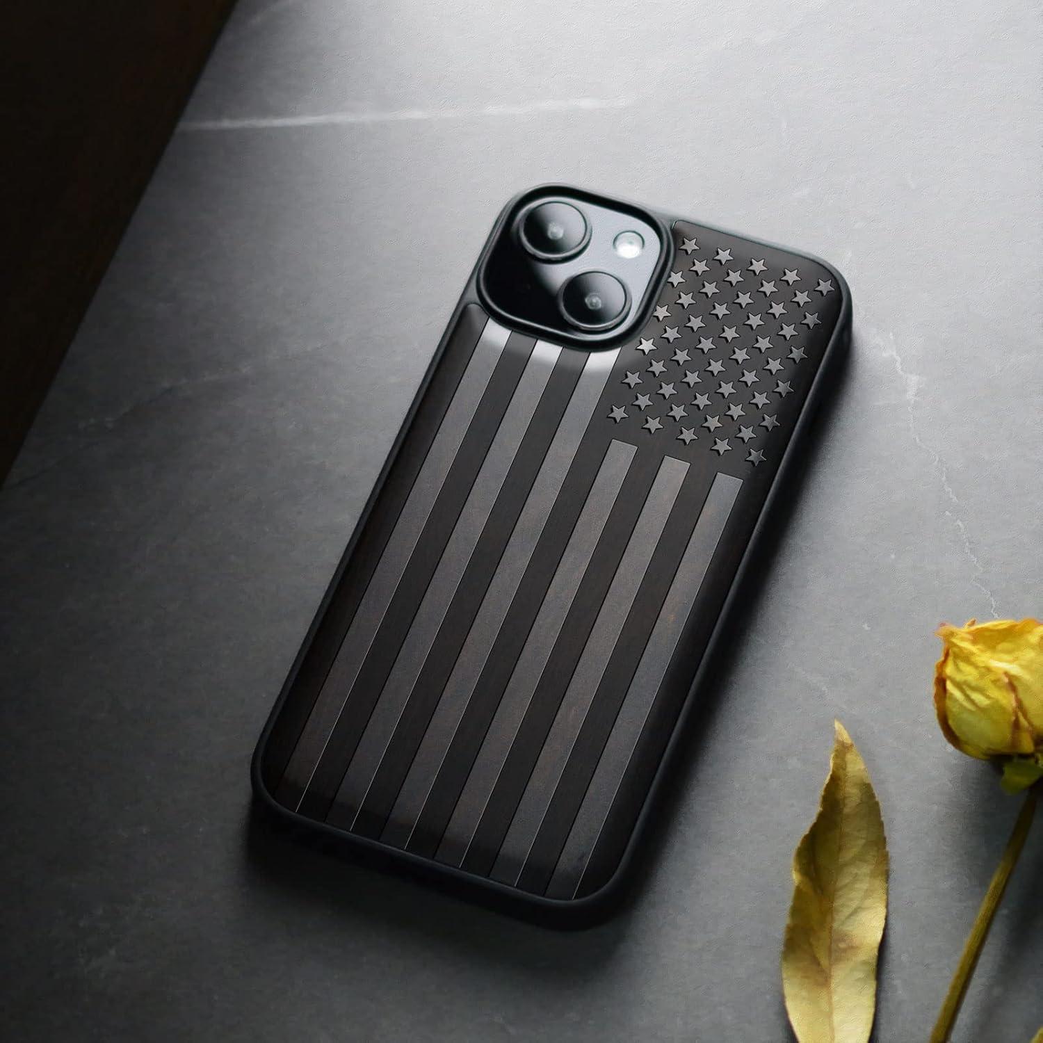 Funda de Madera Magnética Carveit para iPhone 15 - Bandera Americana