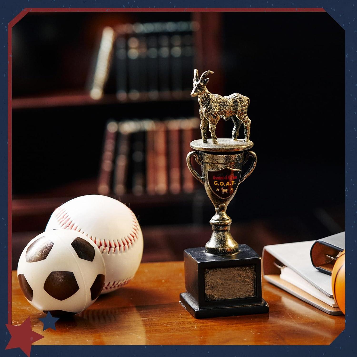 Trofeo de Fútbol Fantasía Tondiamo Cabra Dorado 17.2 cm