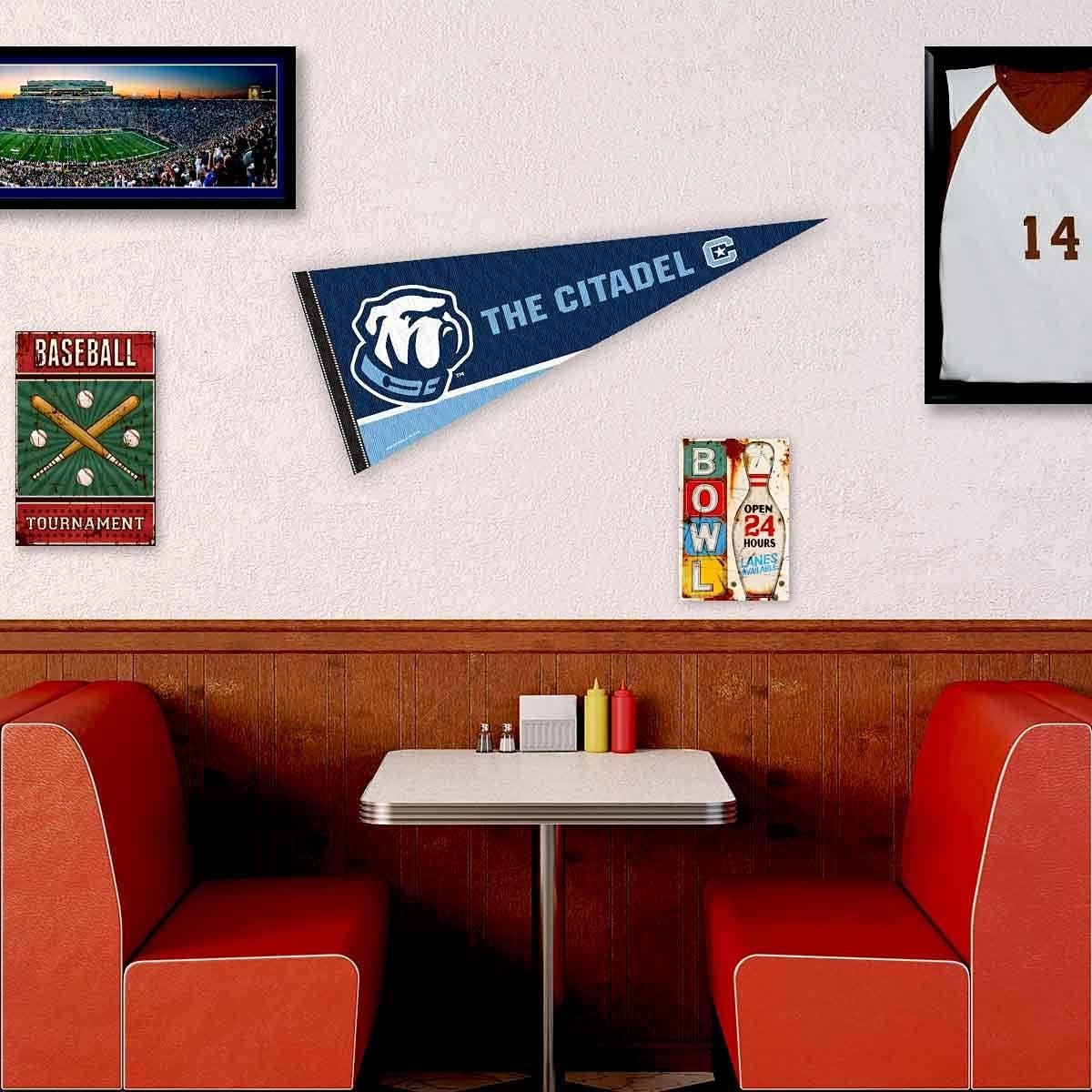 Banderín de Fieltro Citadel 30x76 cm - Bulldogs