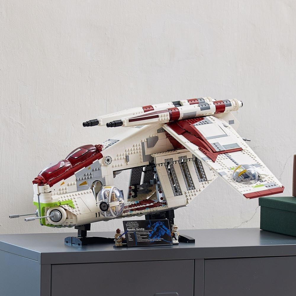 LEGO Star Wars Caza Republicano 75309 - Modelo para Adultos