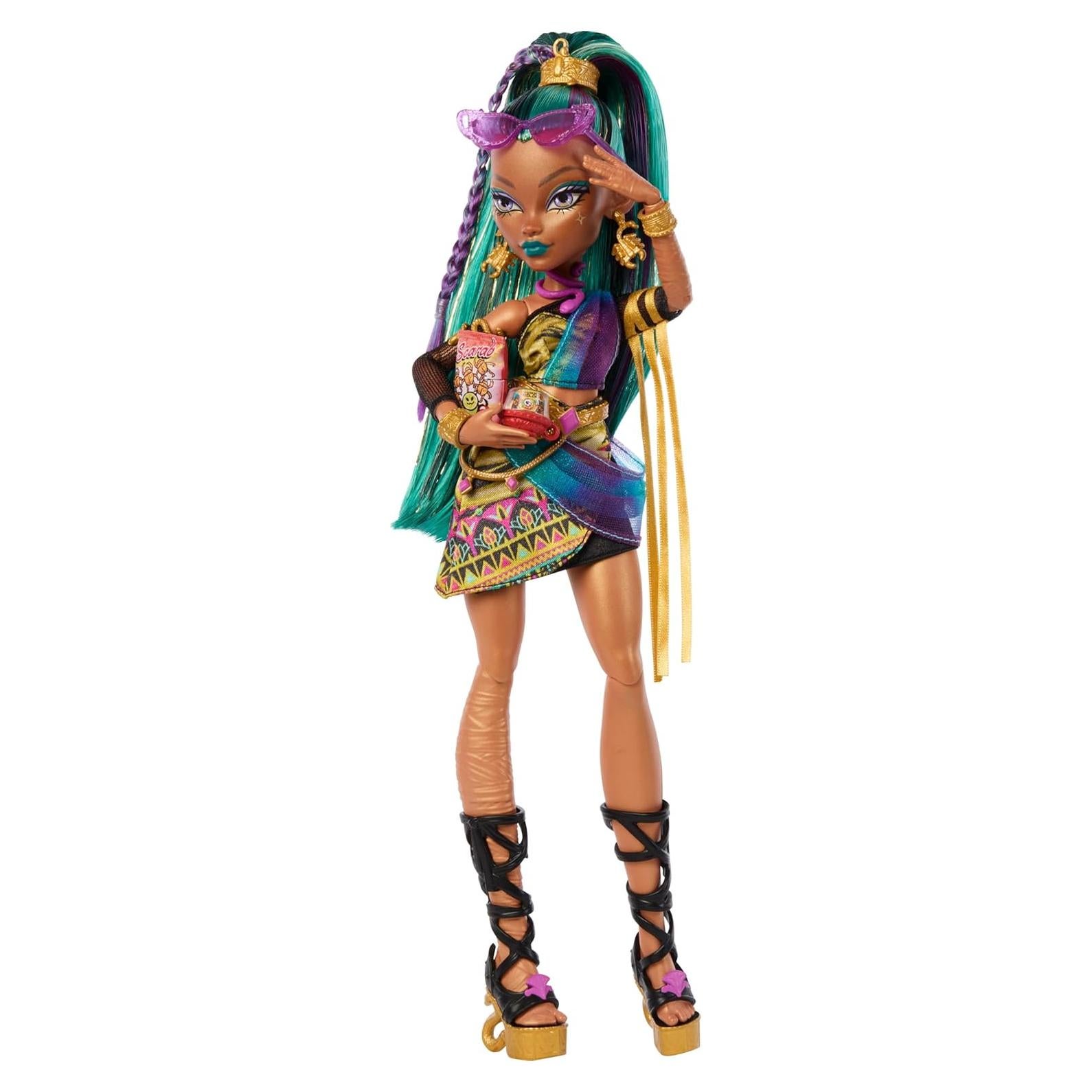 Muñeca Nefera De Nile Monster High con 7 Accesorios y Mascota