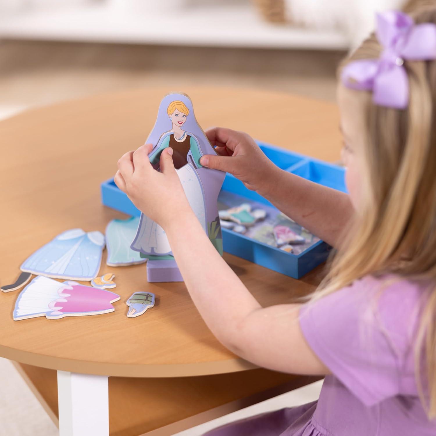 Muñeca Magnética de Madera Cenicienta Melissa & Doug 30 Piezas