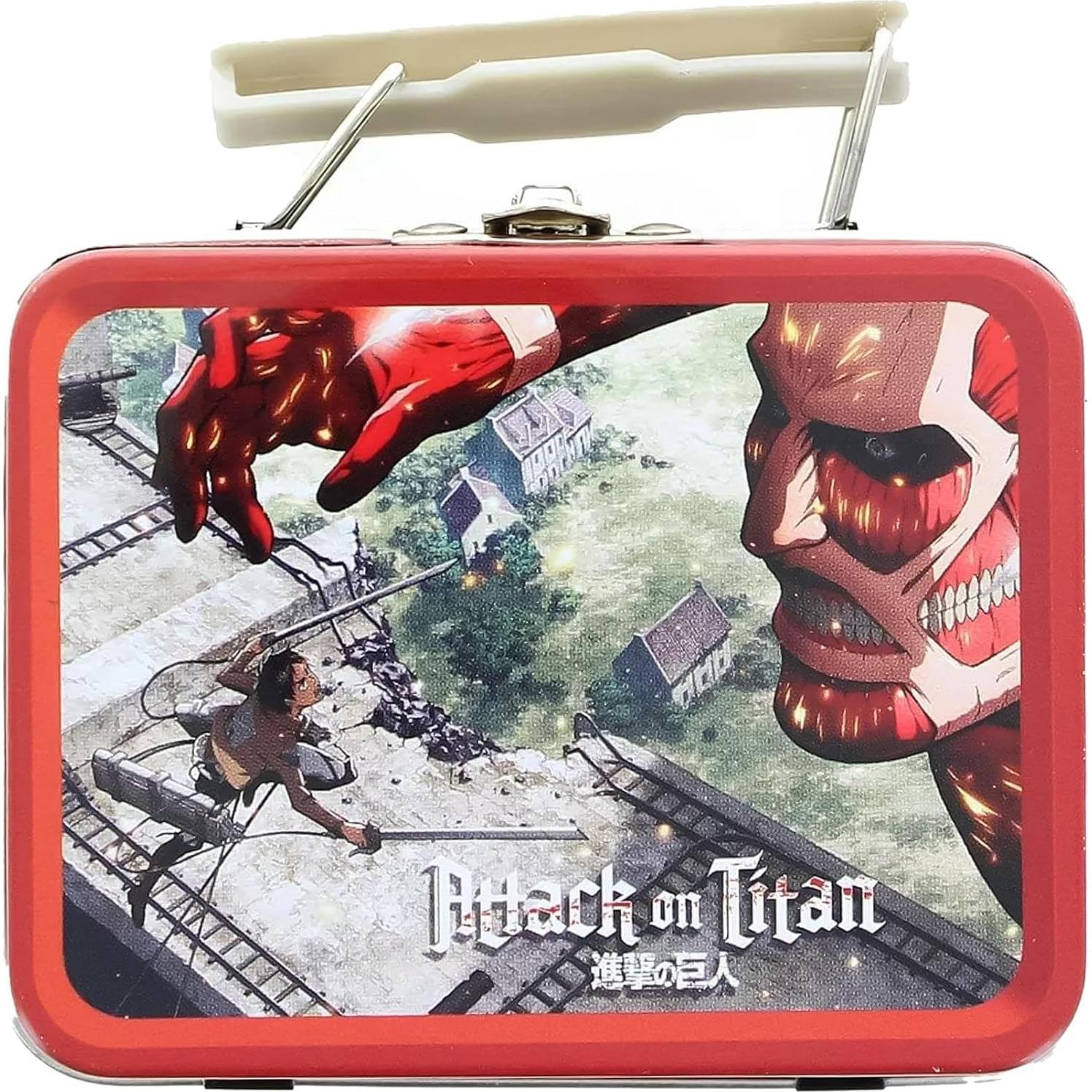 Caja de Almuerzo Teeny Tin Attack on Titan - Diseño Aleatorio