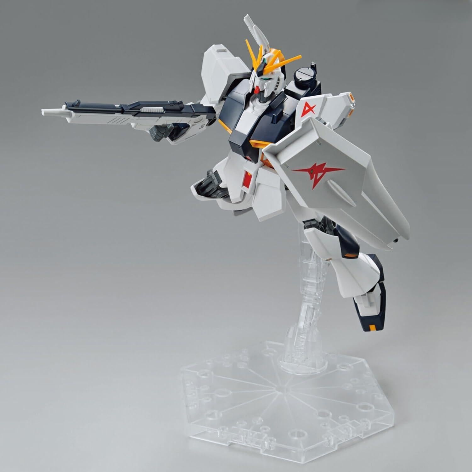Modelo a Escala Gundam Bandai 1/144 Nu Gundam - Kit de Construcción