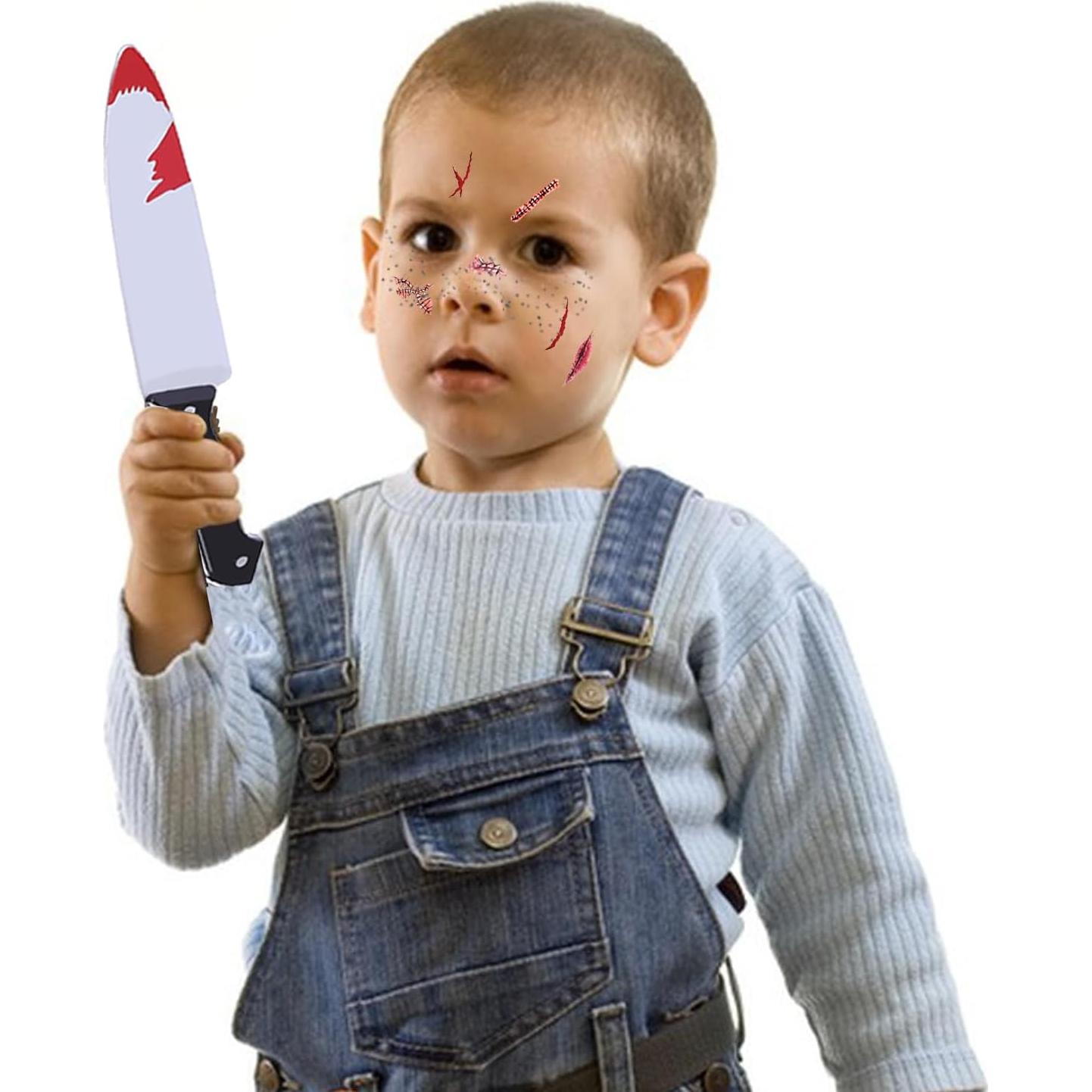 Disfraz de Halloween Chucky TRICKTREAT con Cuchillo y Tatuajes