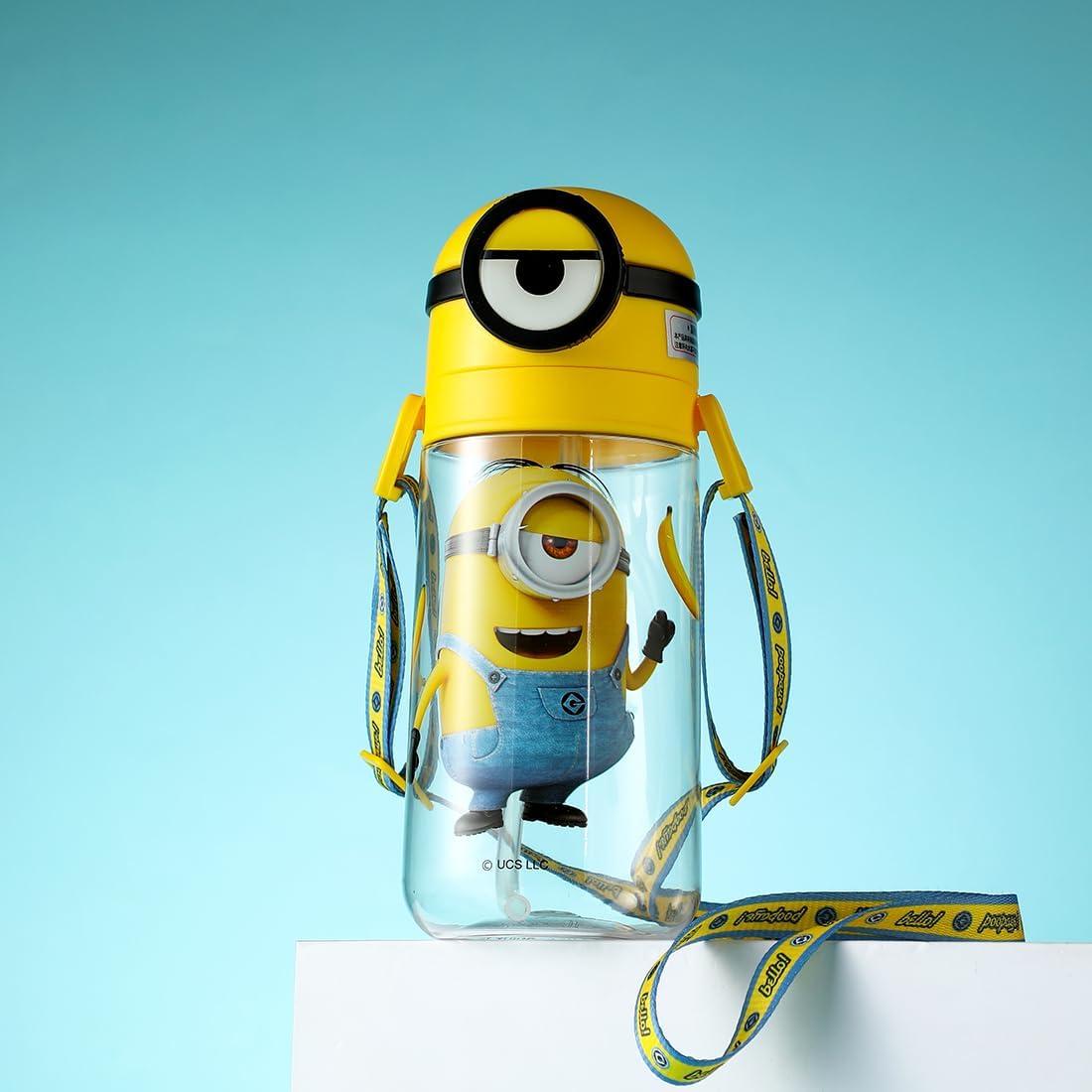 Botella de Agua Aislada MINISO Minions 600 mL con Pajilla