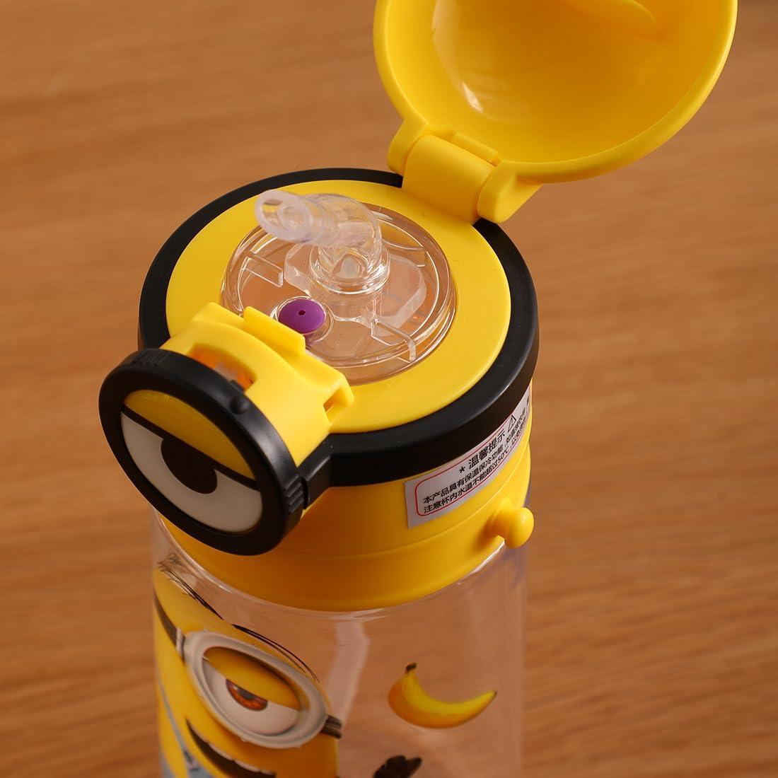 Botella de Agua Aislada MINISO Minions 600 mL con Pajilla