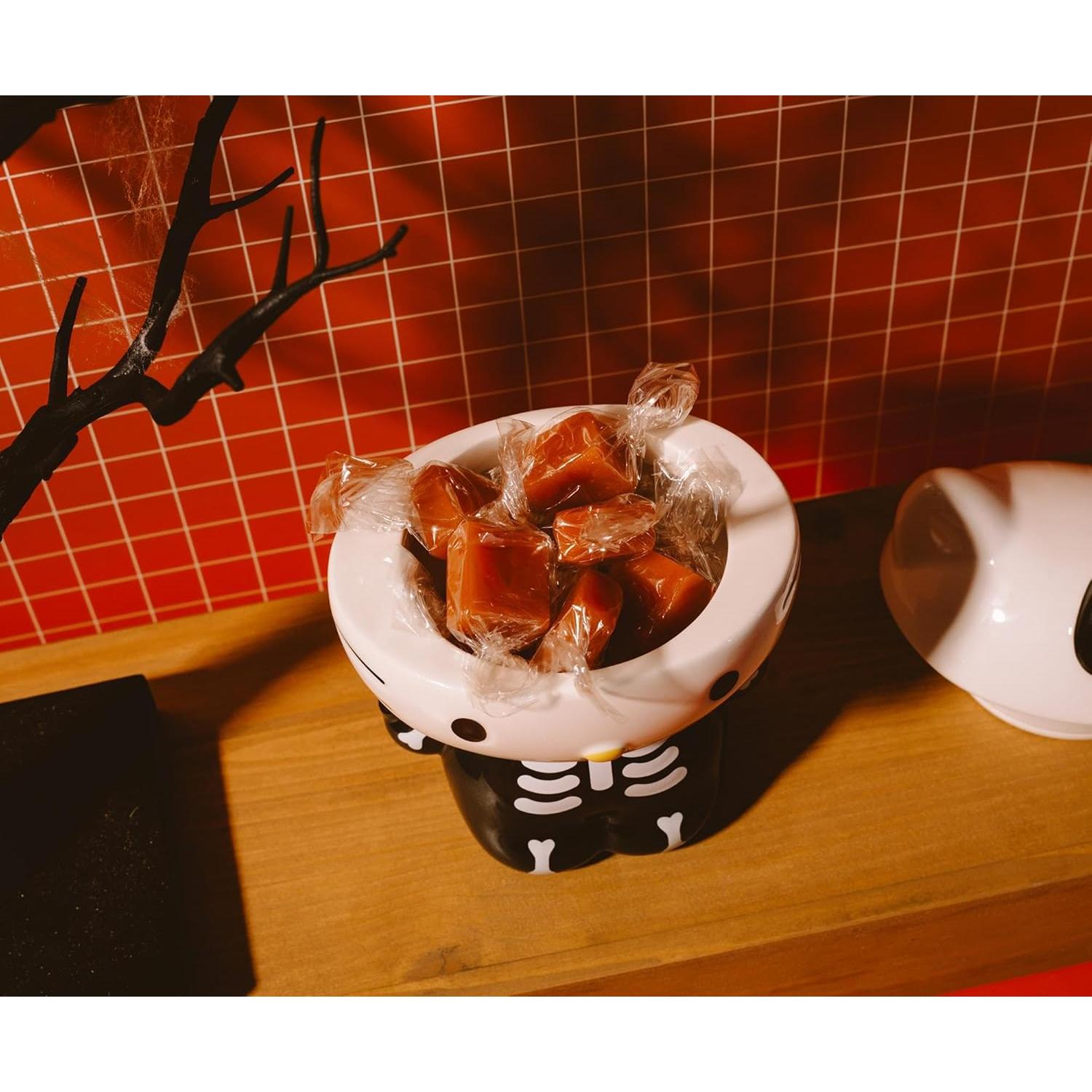 Tarro Cerámico Hello Kitty Esqueleto 15.24 cm para Snacks