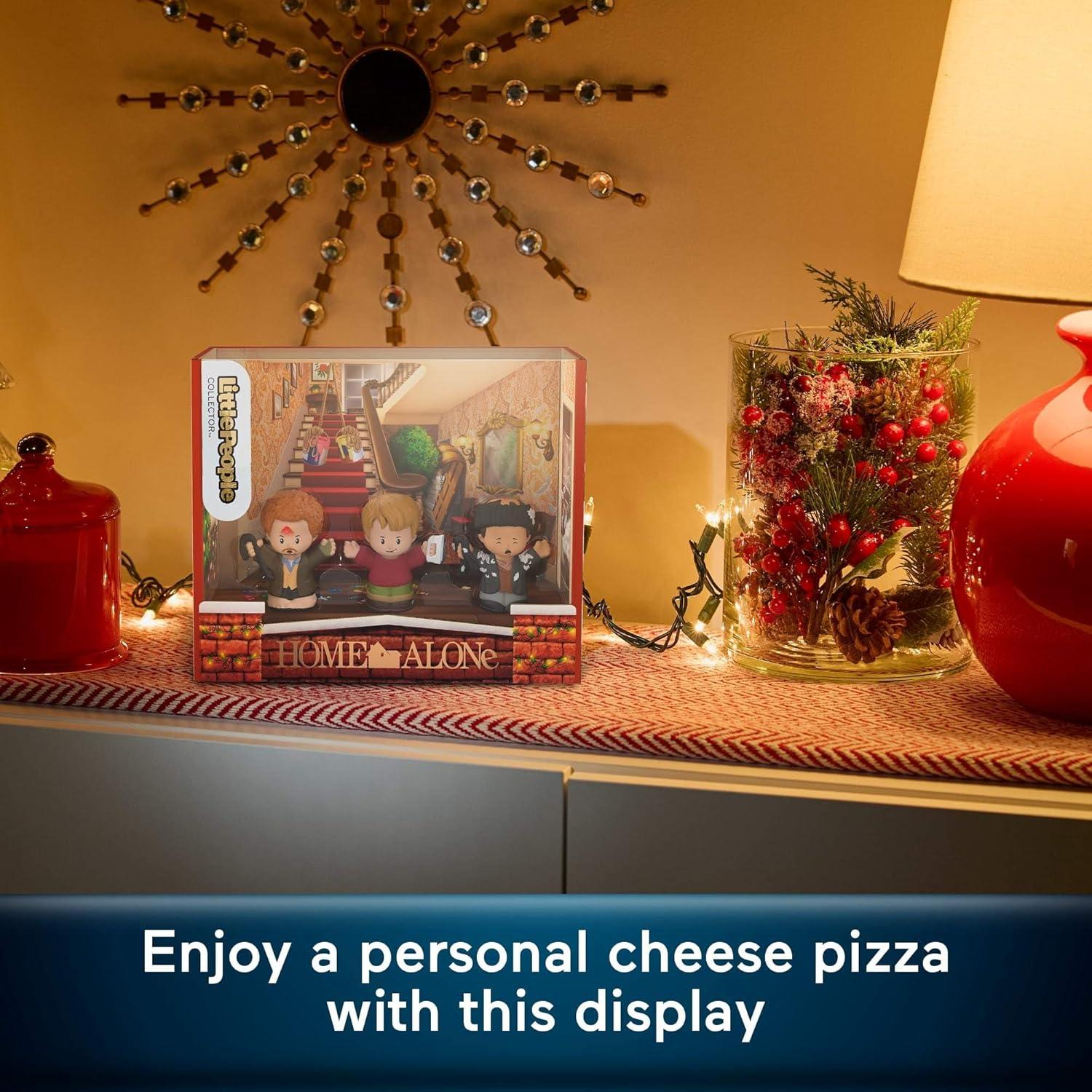 Conjunto de Figuras Little People Collector Fisher-Price Solo en Casa